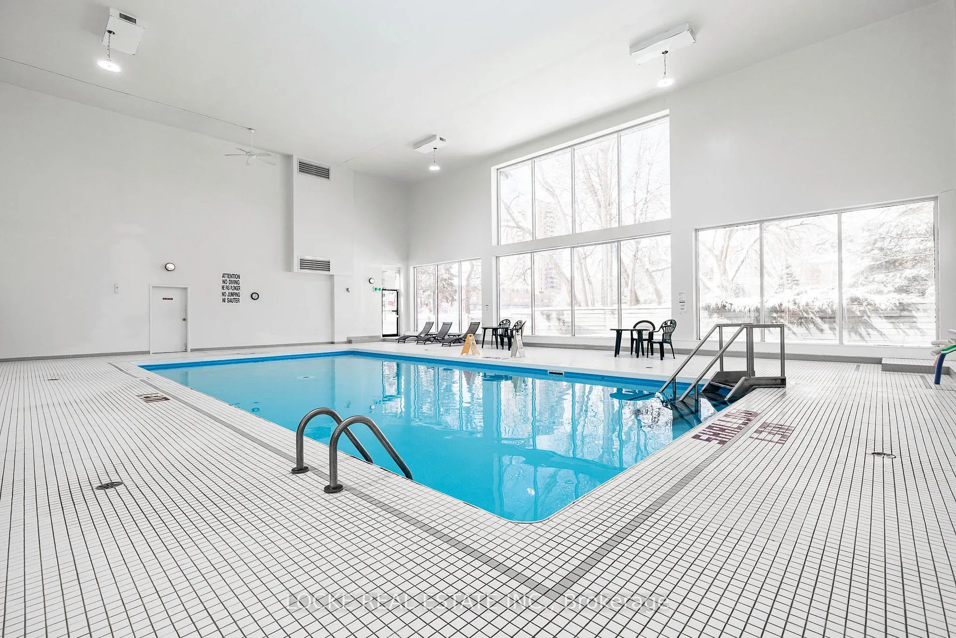 Photo 24 of Unit 105, 250 Brittany Drive, Ottawa, Viscount Alexander Park — HOMEH