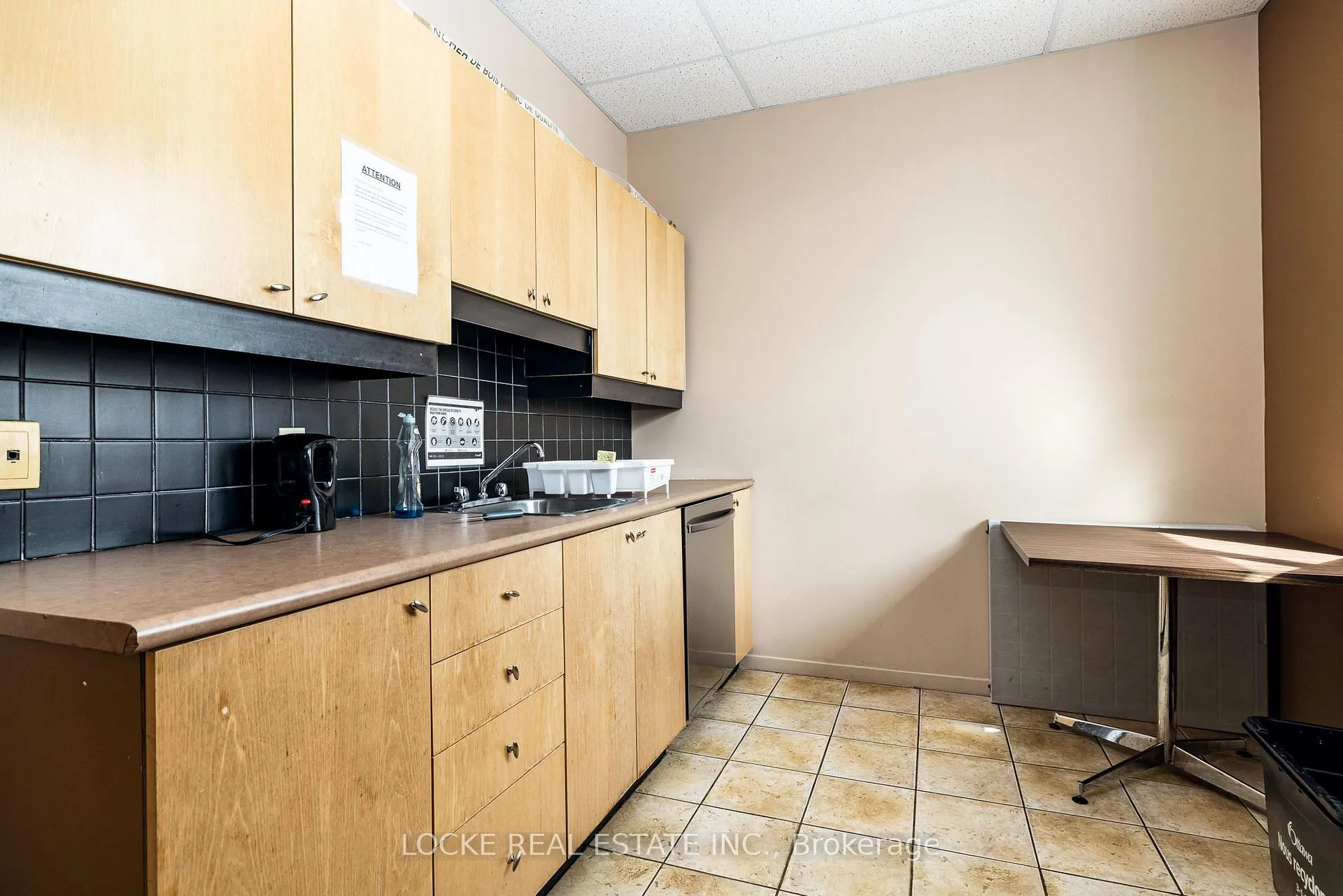 Photo 29 of Unit 105, 250 Brittany Drive, Ottawa, Viscount Alexander Park — HOMEH