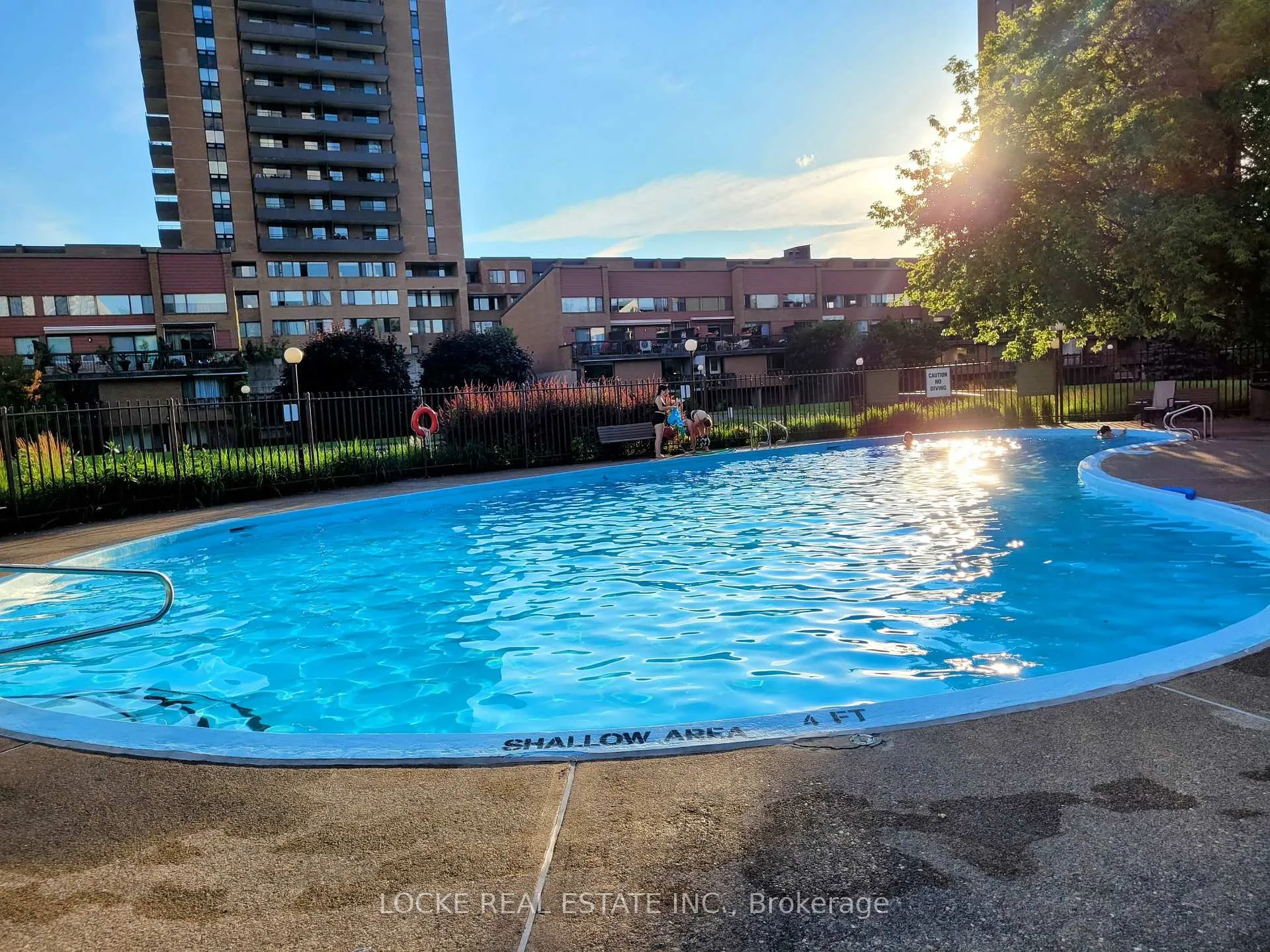 Photo 33 of Unit 105, 250 Brittany Drive, Ottawa, Viscount Alexander Park — HOMEH