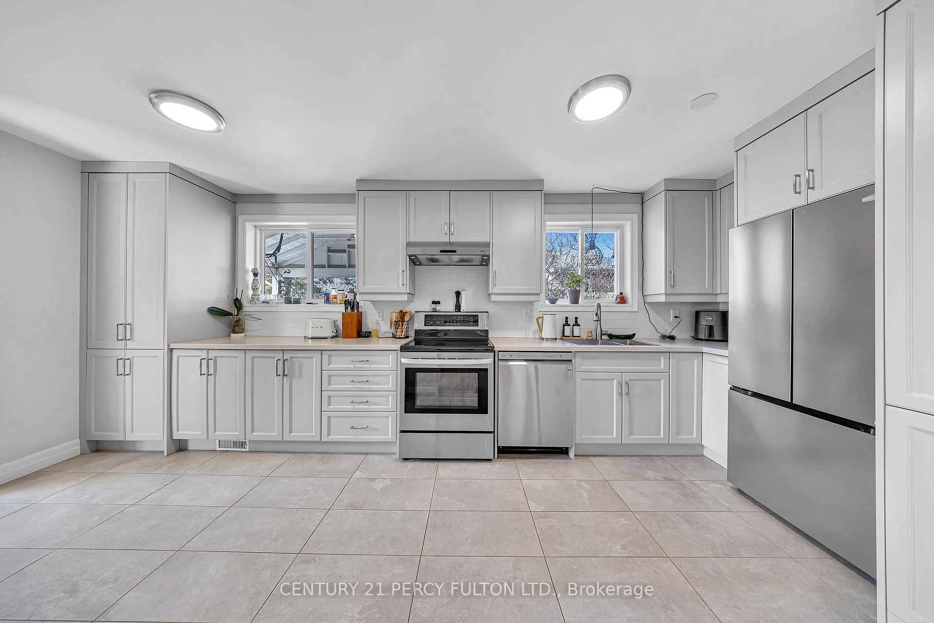 Photo 11 of 893 Douglas Avenue, Pickering, Bay Ridges — HOMEH