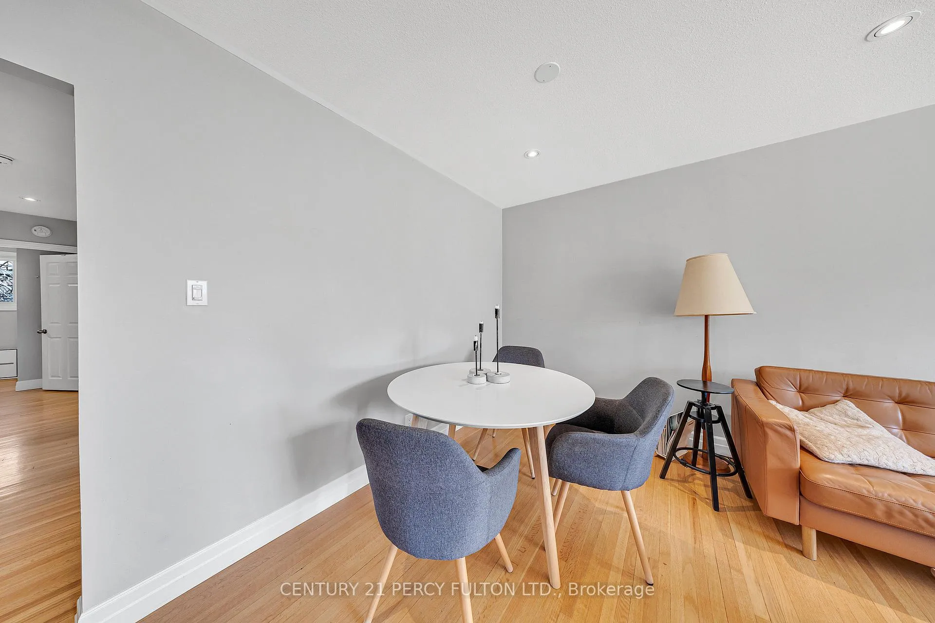 Photo 12 of 893 Douglas Avenue, Pickering, Bay Ridges — HOMEH