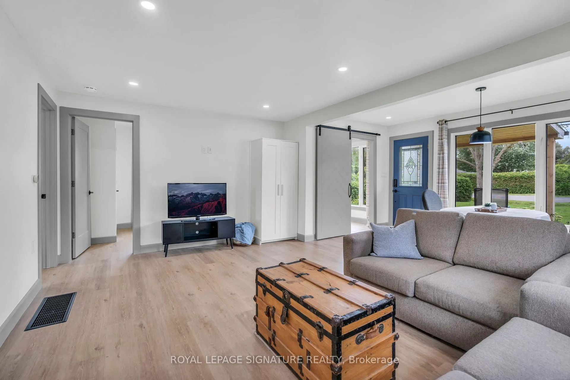 Photo 4 of 117 Maple Avenue, Georgina, Sutton & Jackson's Point — HOMEH