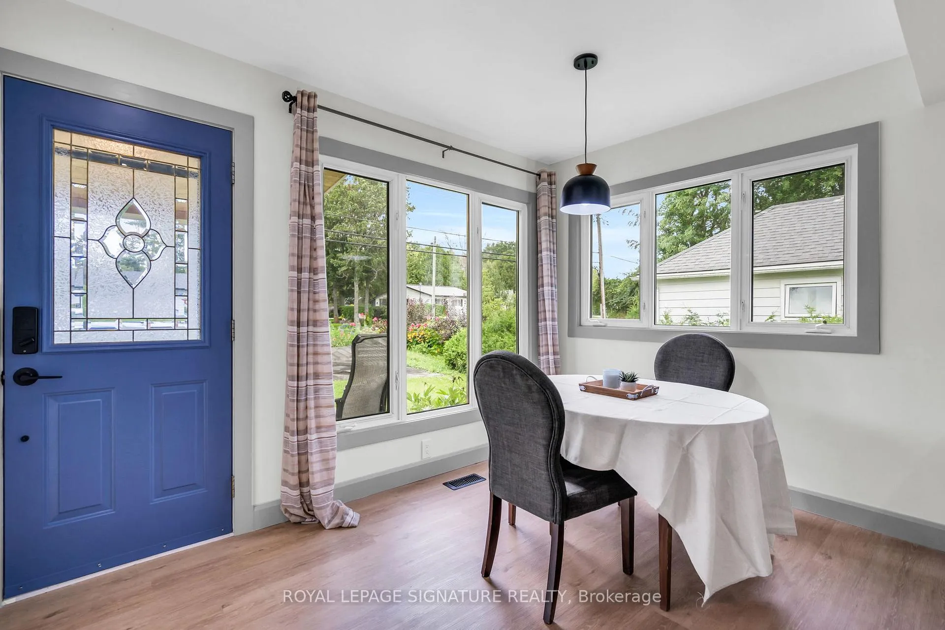 Photo 5 of 117 Maple Avenue, Georgina, Sutton & Jackson's Point — HOMEH