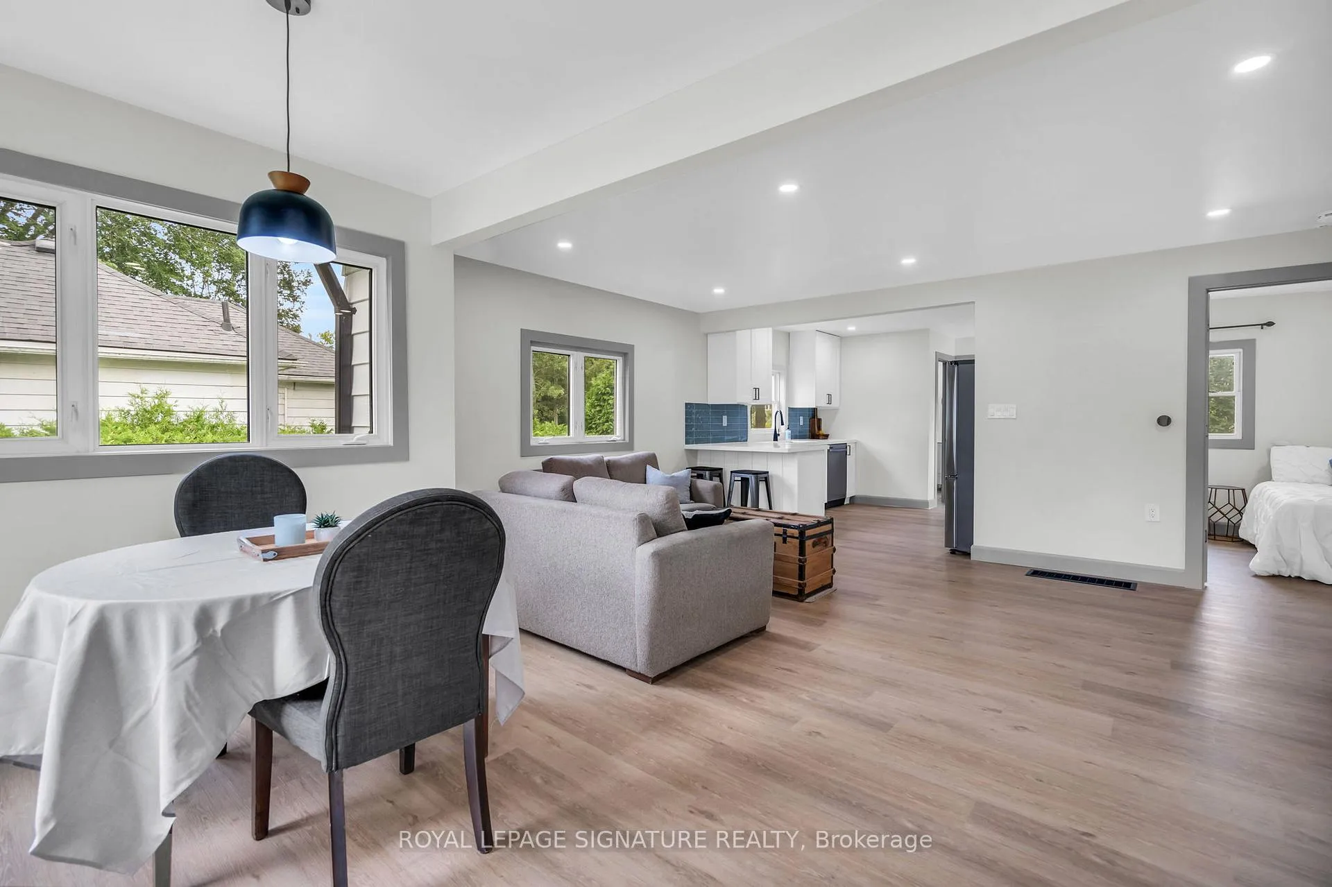 Photo 6 of 117 Maple Avenue, Georgina, Sutton & Jackson's Point — HOMEH