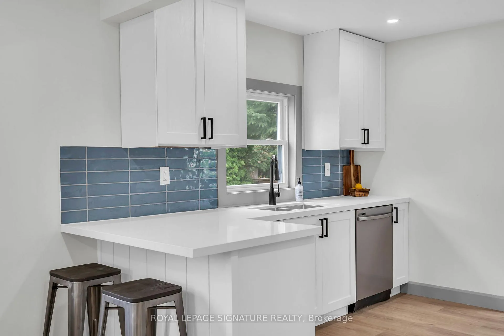 Photo 7 of 117 Maple Avenue, Georgina, Sutton & Jackson's Point — HOMEH