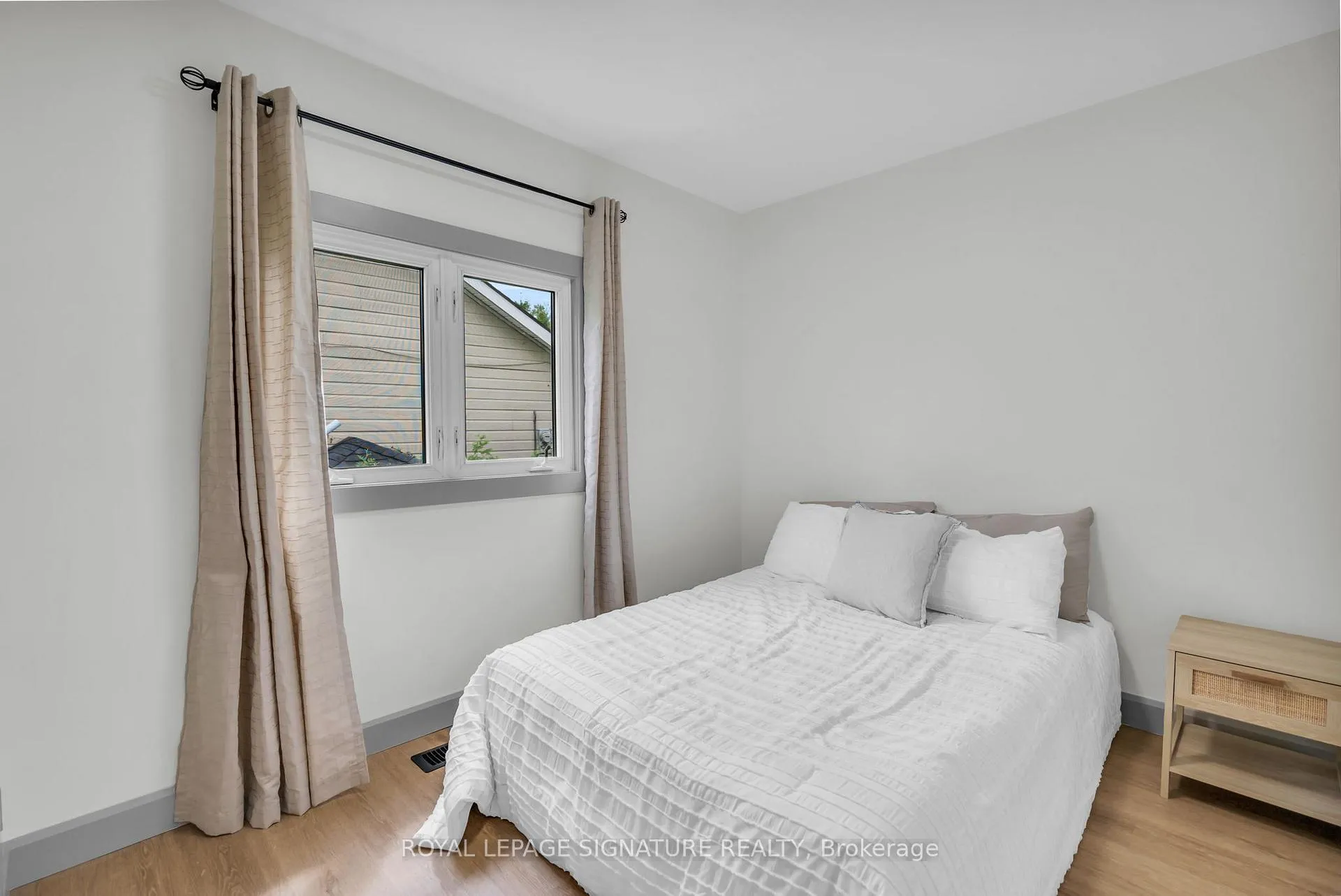 Photo 16 of 117 Maple Avenue, Georgina, Sutton & Jackson's Point — HOMEH