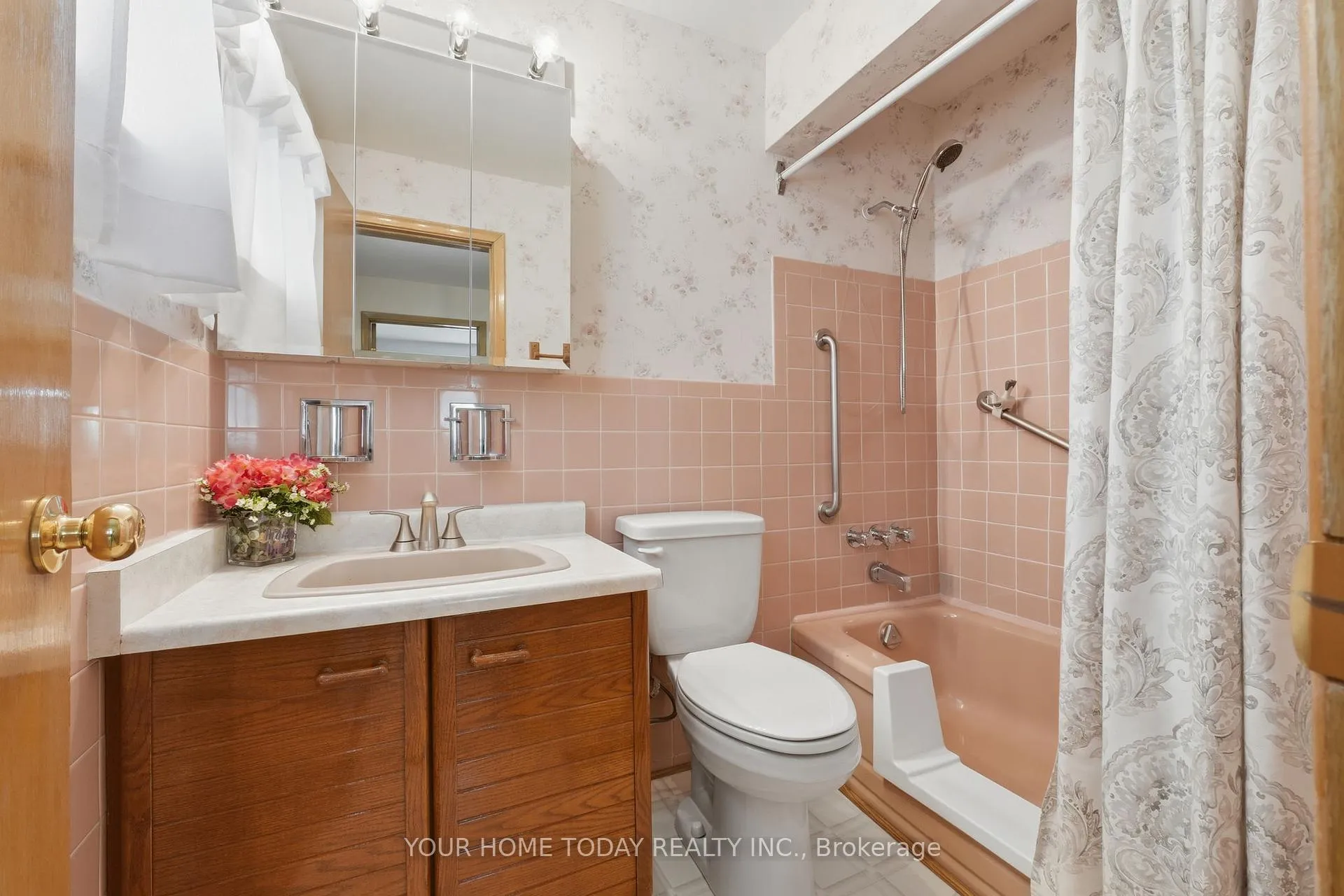Photo 21 of 58 Dunsany Crescent, Etobicoke, Willowridge-Martingrove-Richview — HOMEH