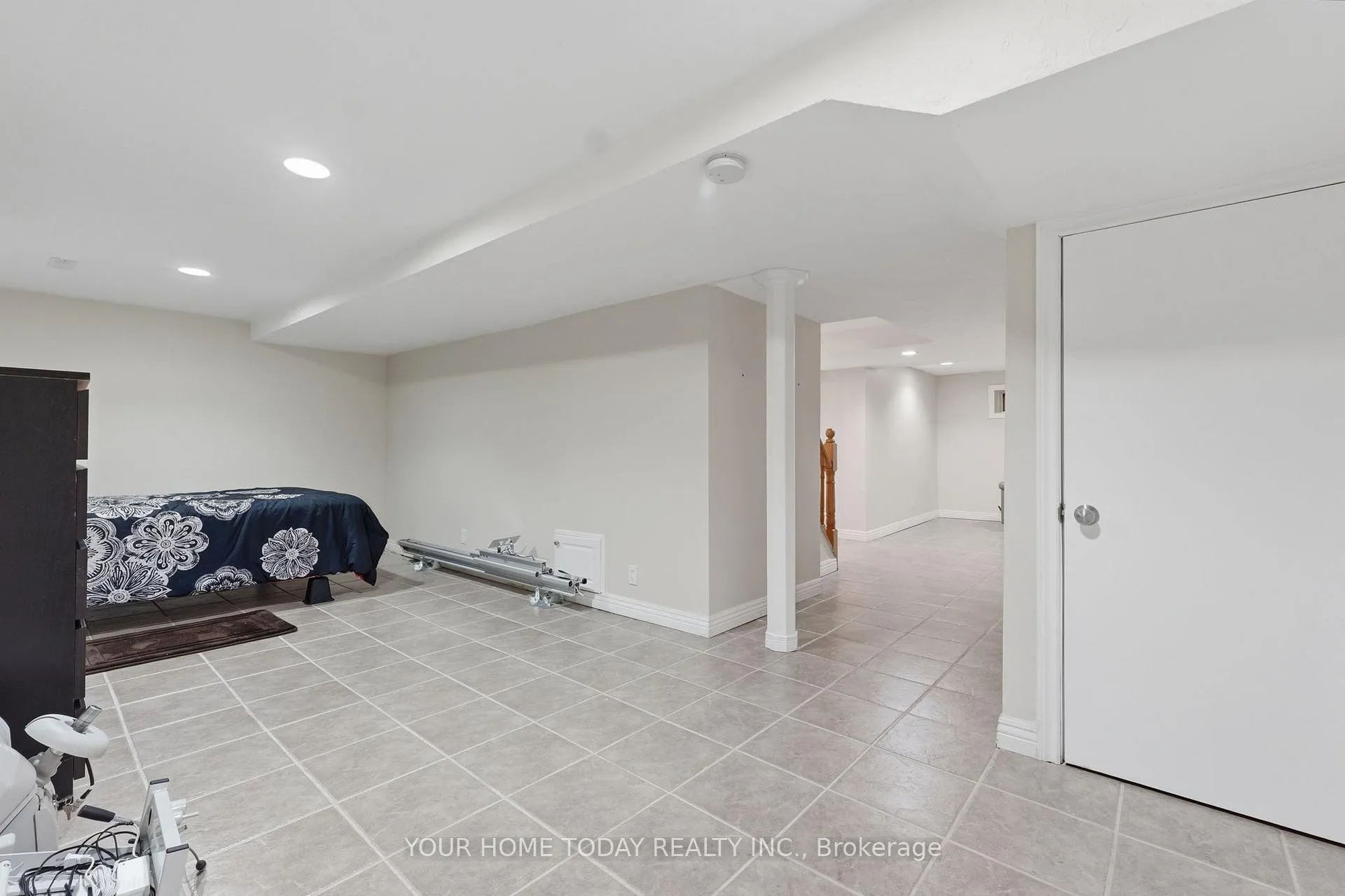 Photo 24 of 58 Dunsany Crescent, Etobicoke, Willowridge-Martingrove-Richview — HOMEH