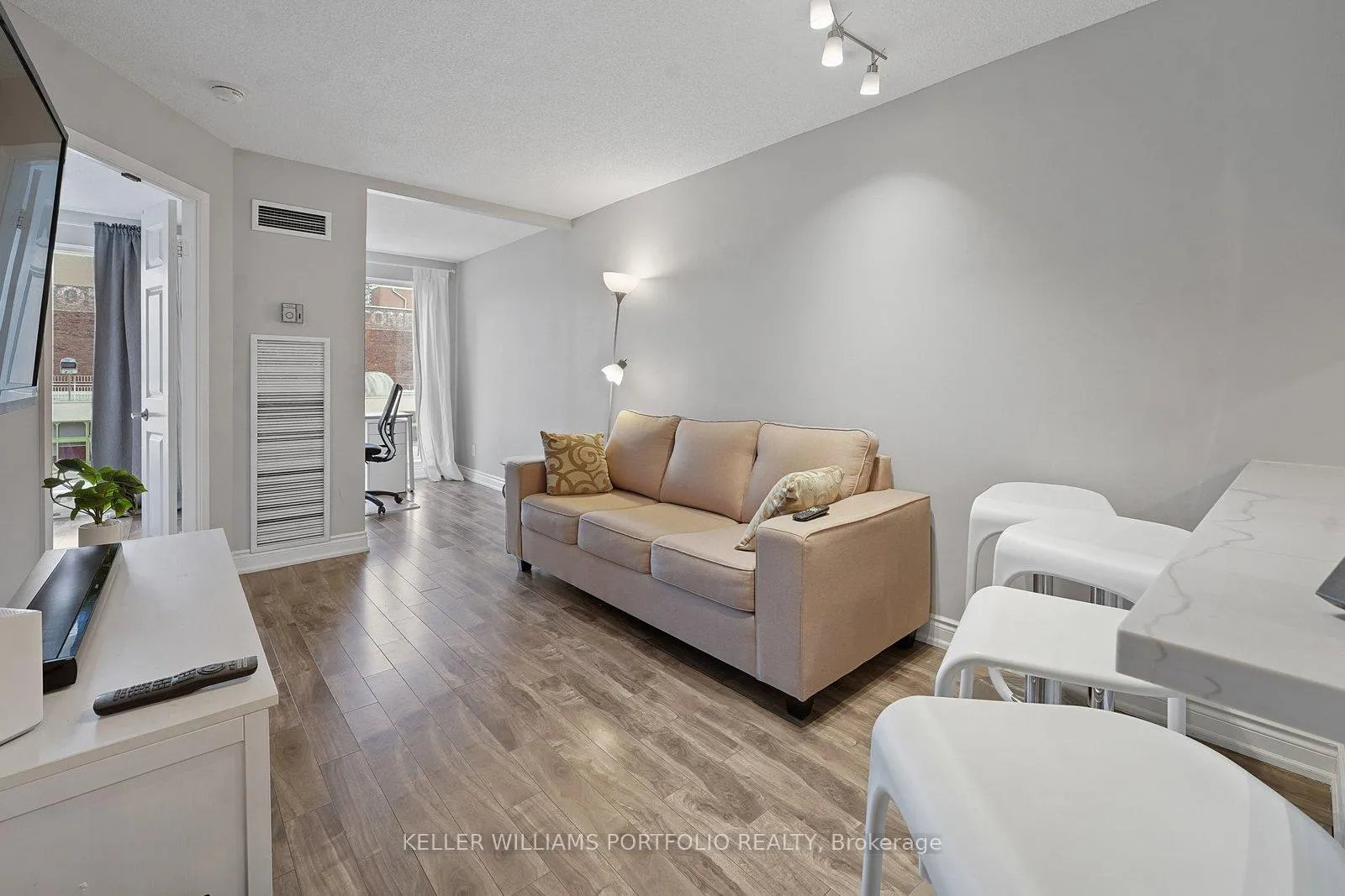 Photo 5 of Unit 530, 222 The Esplanade, Toronto, Waterfront Communities — HOMEH