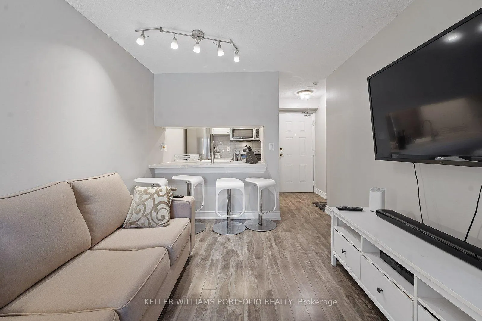 Photo 6 of Unit 530, 222 The Esplanade, Toronto, Waterfront Communities — HOMEH