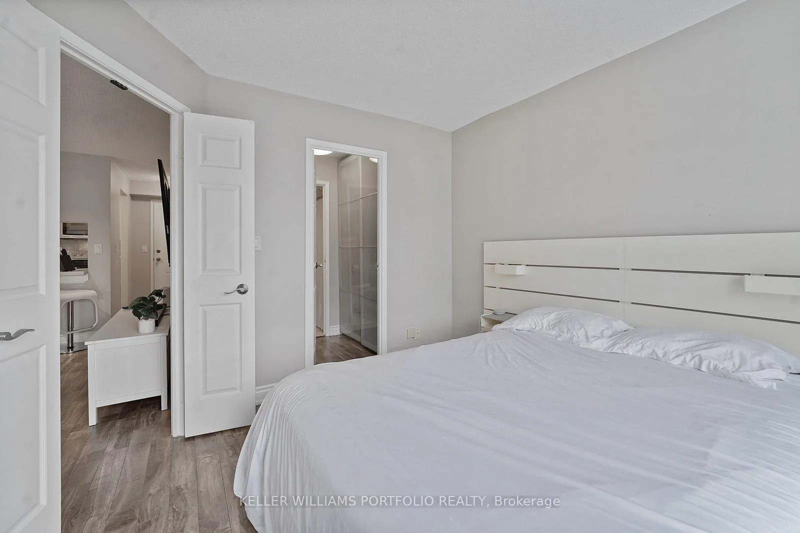 Photo 13 of Unit 530, 222 The Esplanade, Toronto, Waterfront Communities — HOMEH