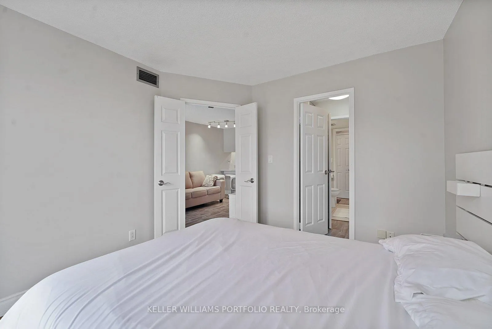 Photo 14 of Unit 530, 222 The Esplanade, Toronto, Waterfront Communities — HOMEH
