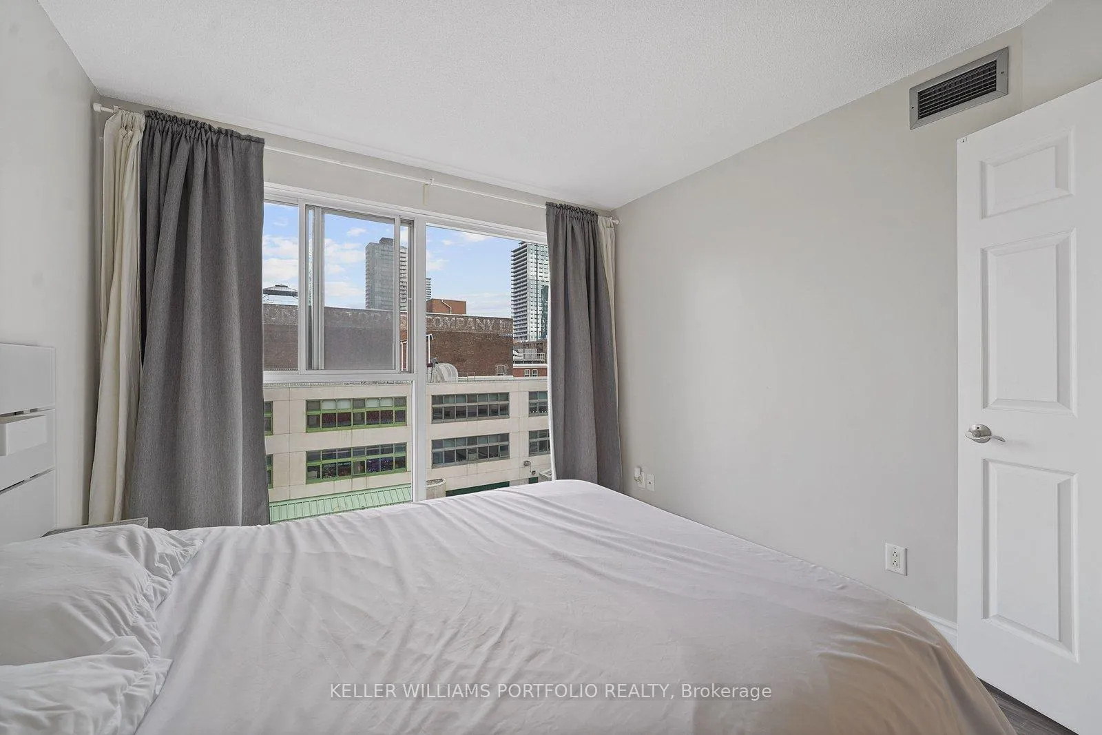 Photo 15 of Unit 530, 222 The Esplanade, Toronto, Waterfront Communities — HOMEH