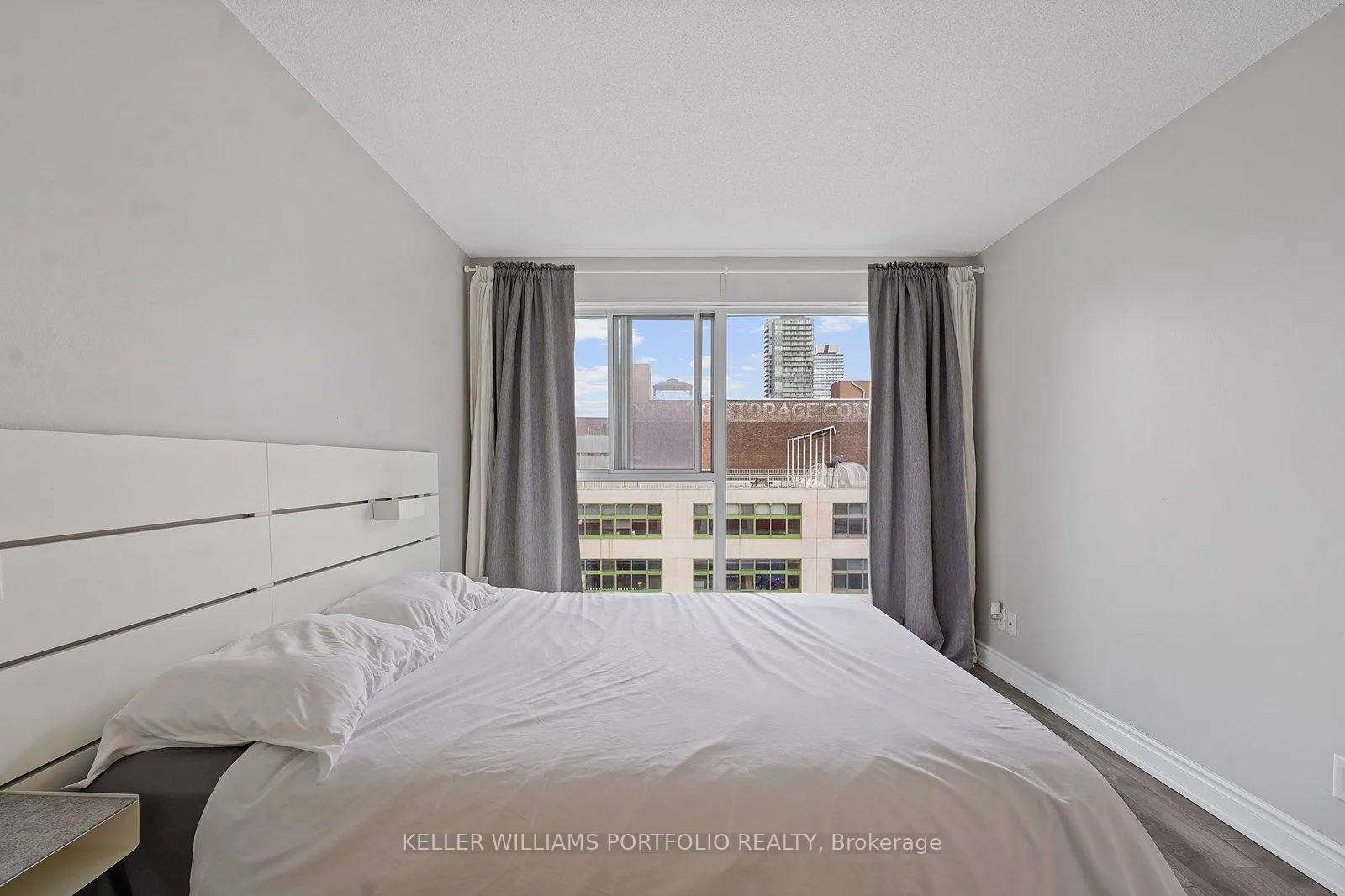 Photo 16 of Unit 530, 222 The Esplanade, Toronto, Waterfront Communities — HOMEH
