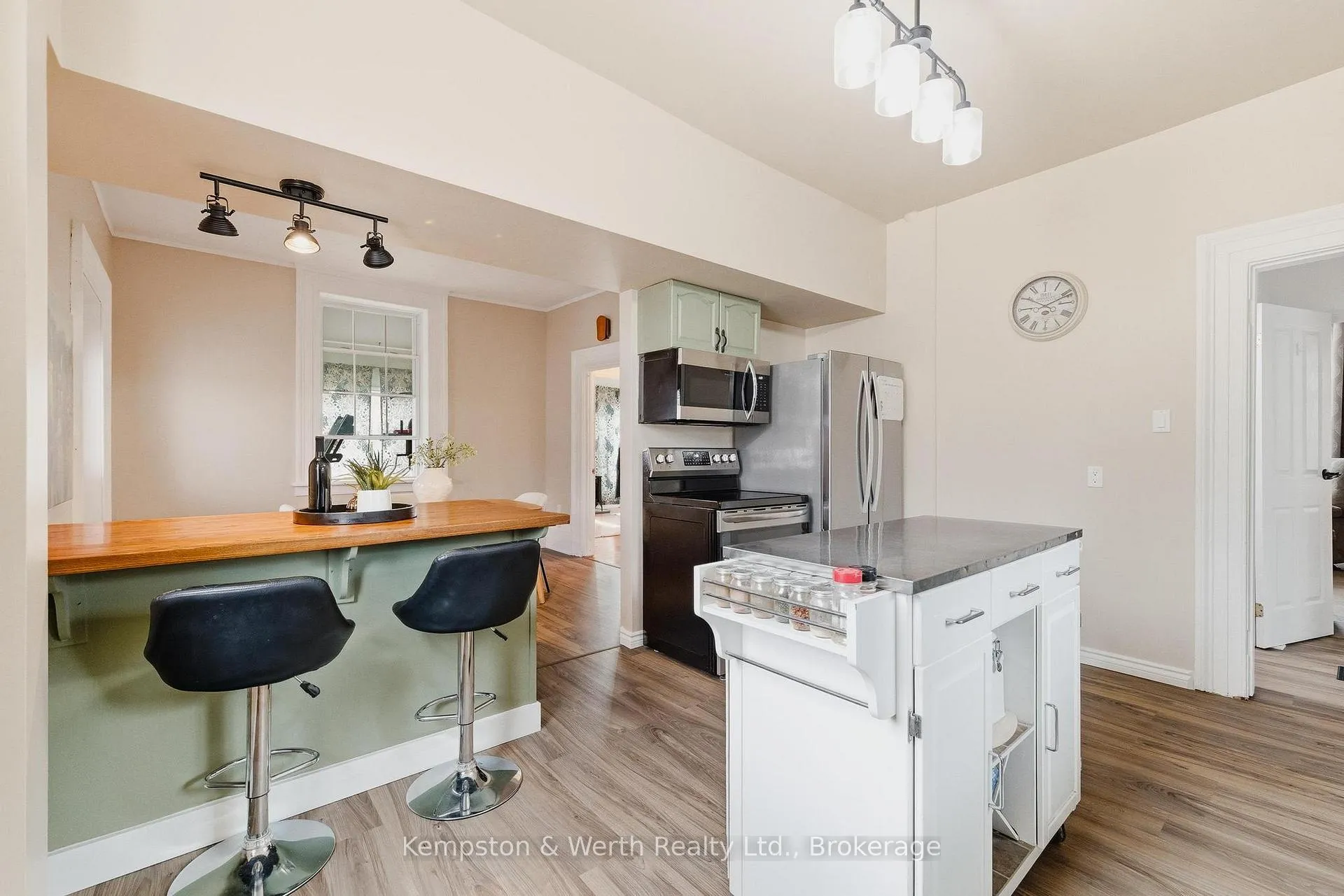 Photo 12 of 30 Arthur Street W, Minto — HOMEH