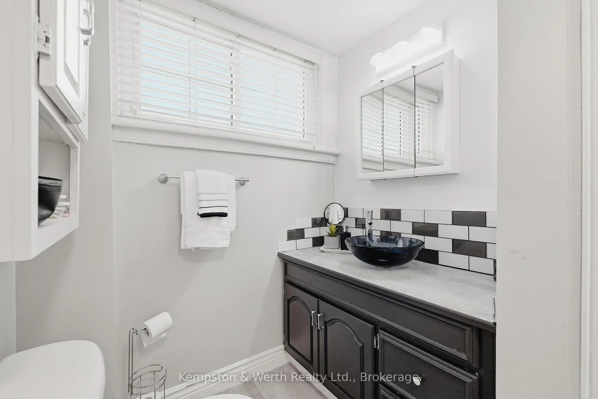 Photo 36 of 30 Arthur Street W, Minto — HOMEH