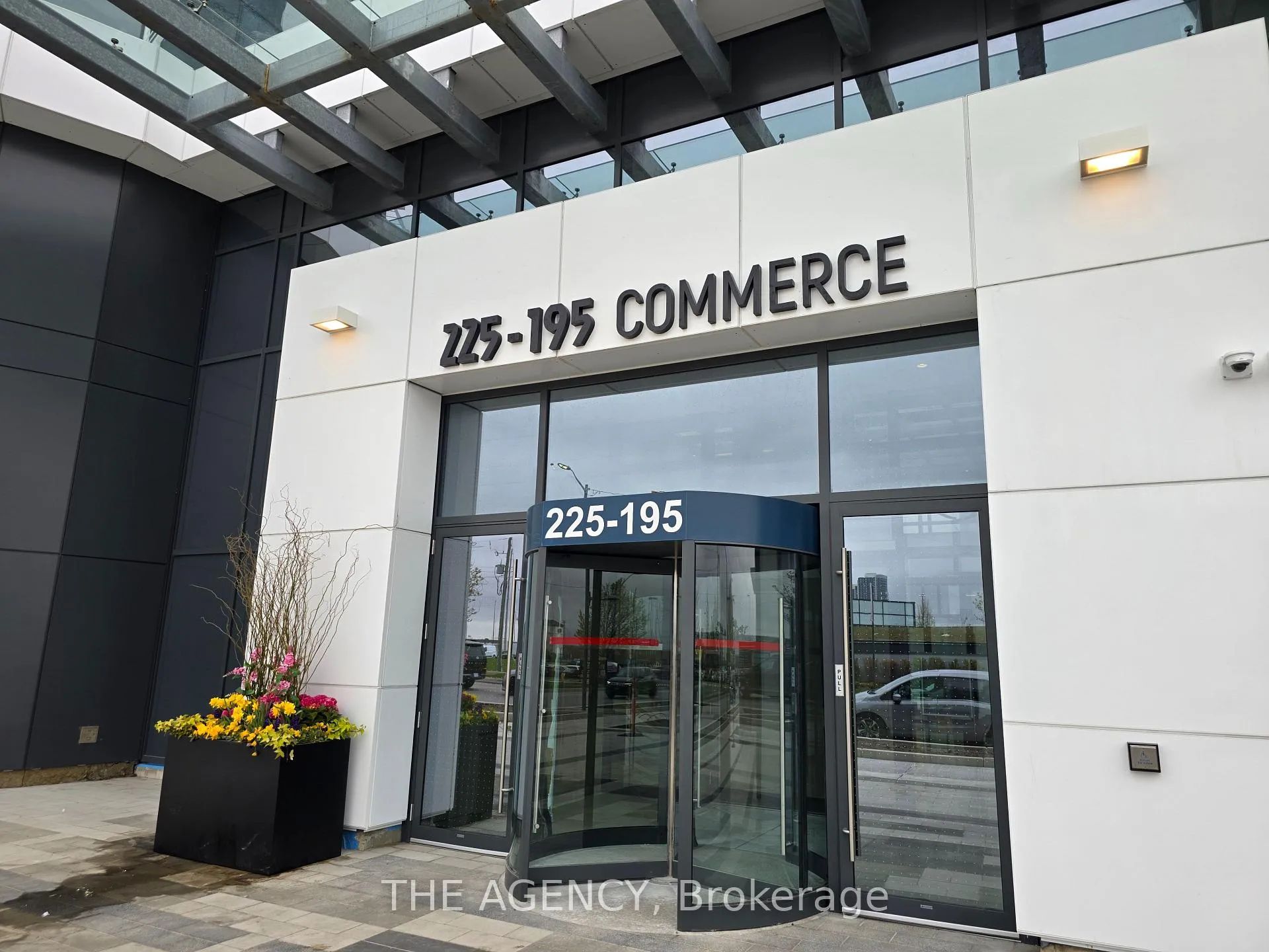 Photo 2 of Unit 4501, 195 Commerce Street, Vaughan, Vaughan Corporate Centre — HOMEH