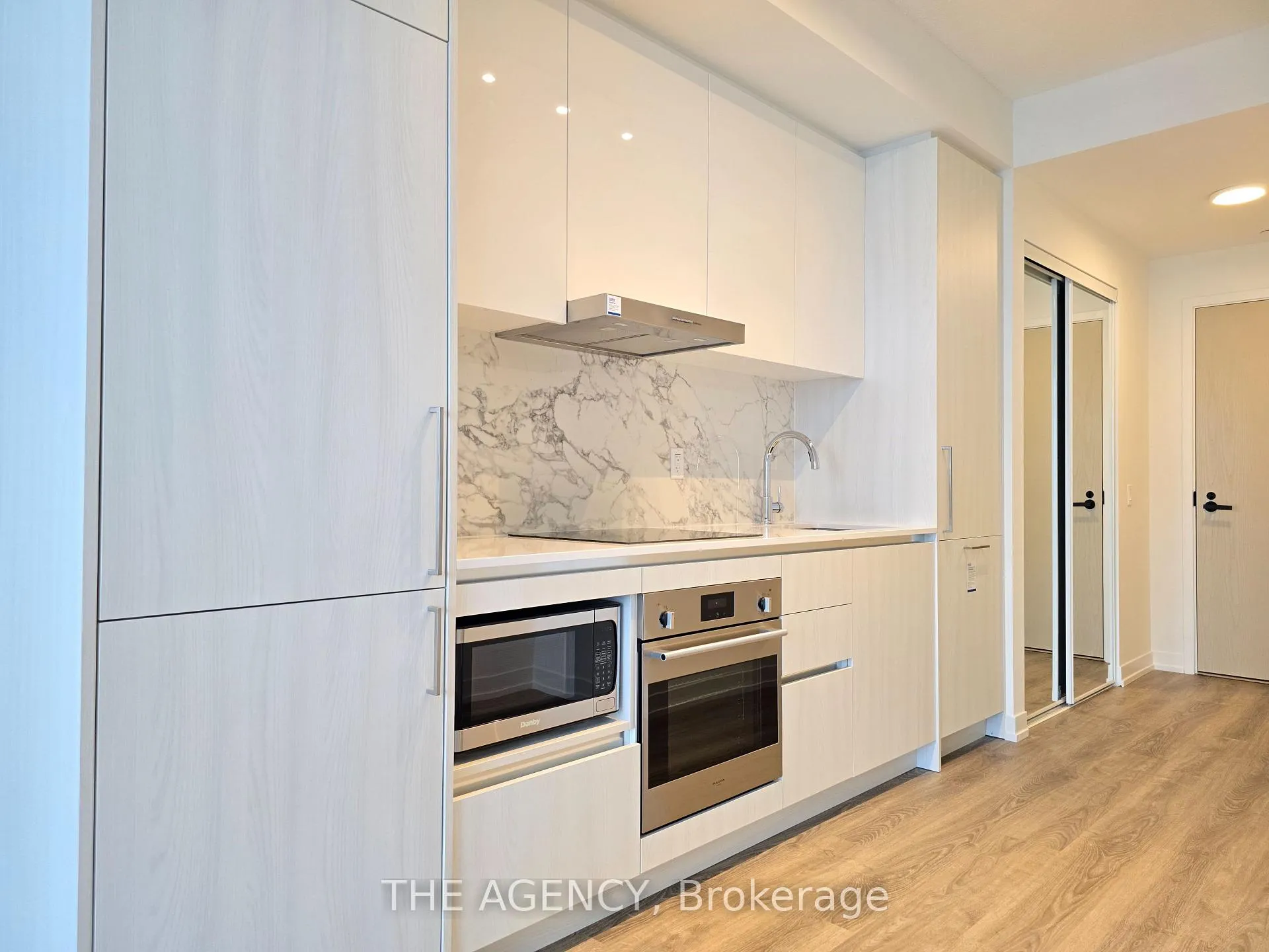 Photo 6 of Unit 4501, 195 Commerce Street, Vaughan, Vaughan Corporate Centre — HOMEH