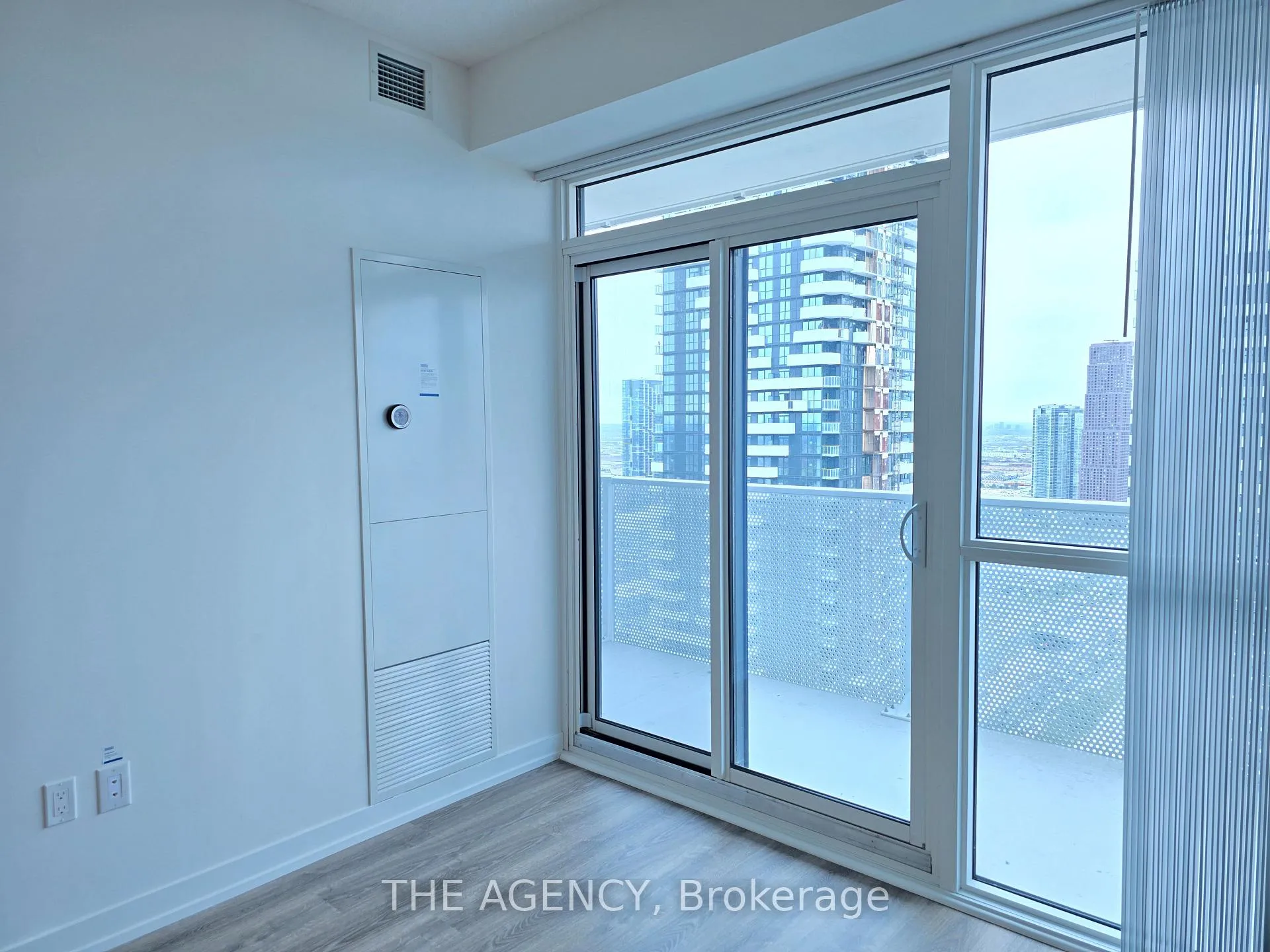Photo 10 of Unit 4501, 195 Commerce Street, Vaughan, Vaughan Corporate Centre — HOMEH