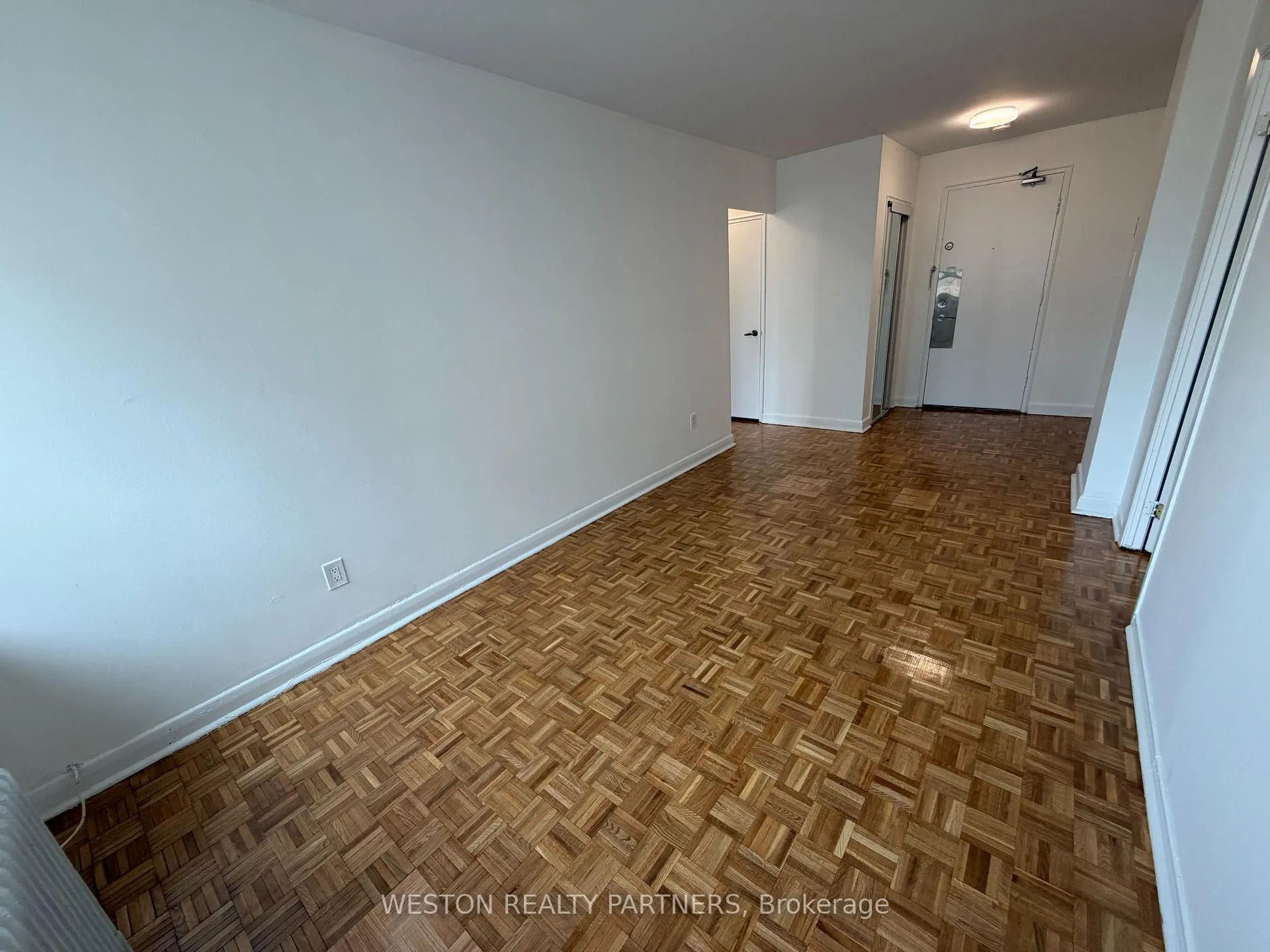 Photo 4 of Unit 803, 88 Wellesley Street E, Toronto, Church-Yonge Corridor — HOMEH