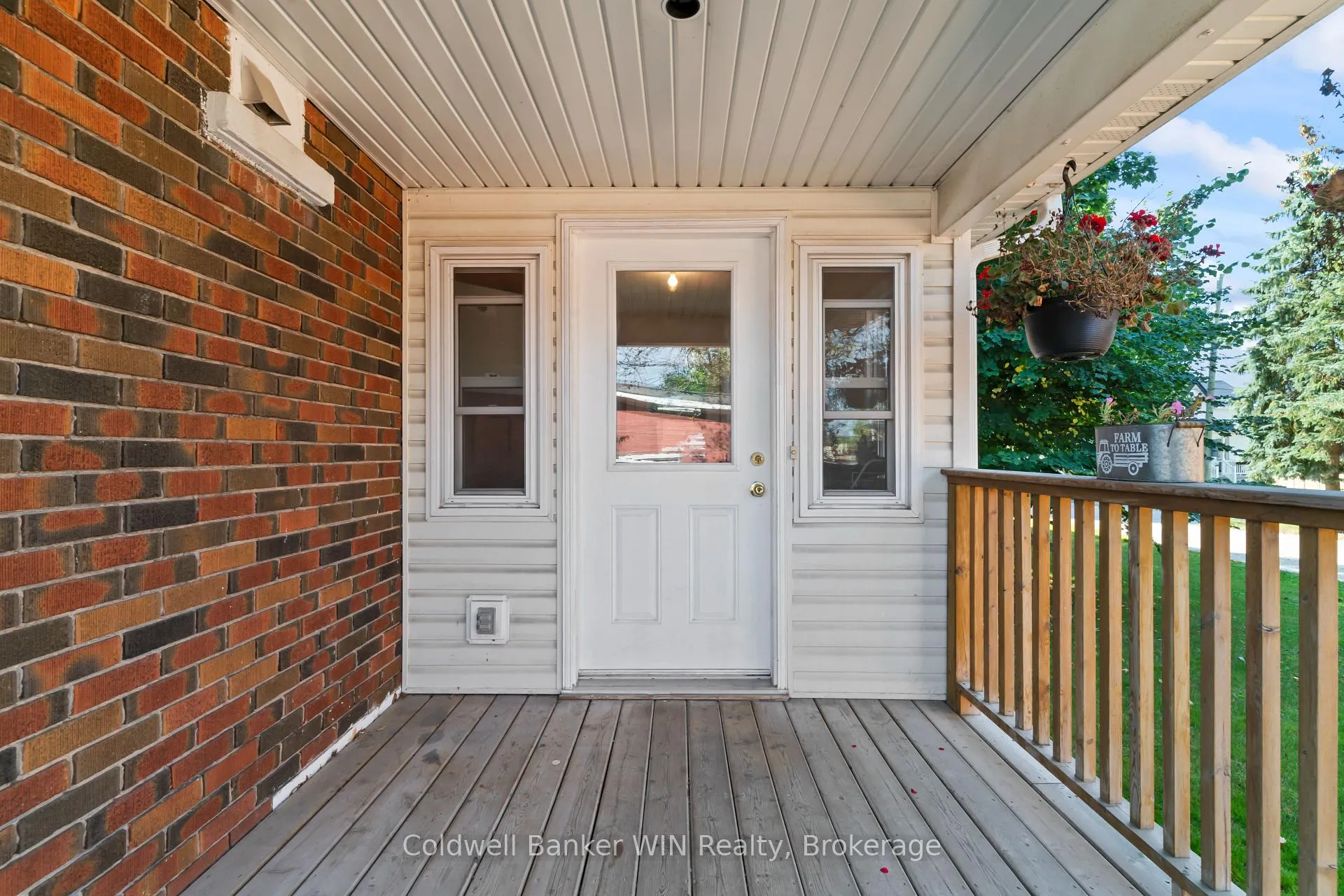 Photo 2 of 121 Queen Street W, Wellington North, Mount Forest — HOMEH