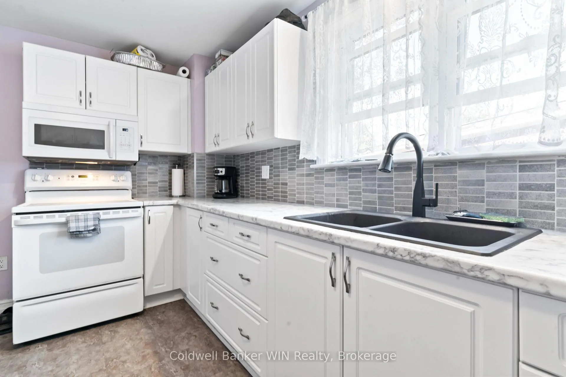 Photo 6 of 121 Queen Street W, Wellington North, Mount Forest — HOMEH