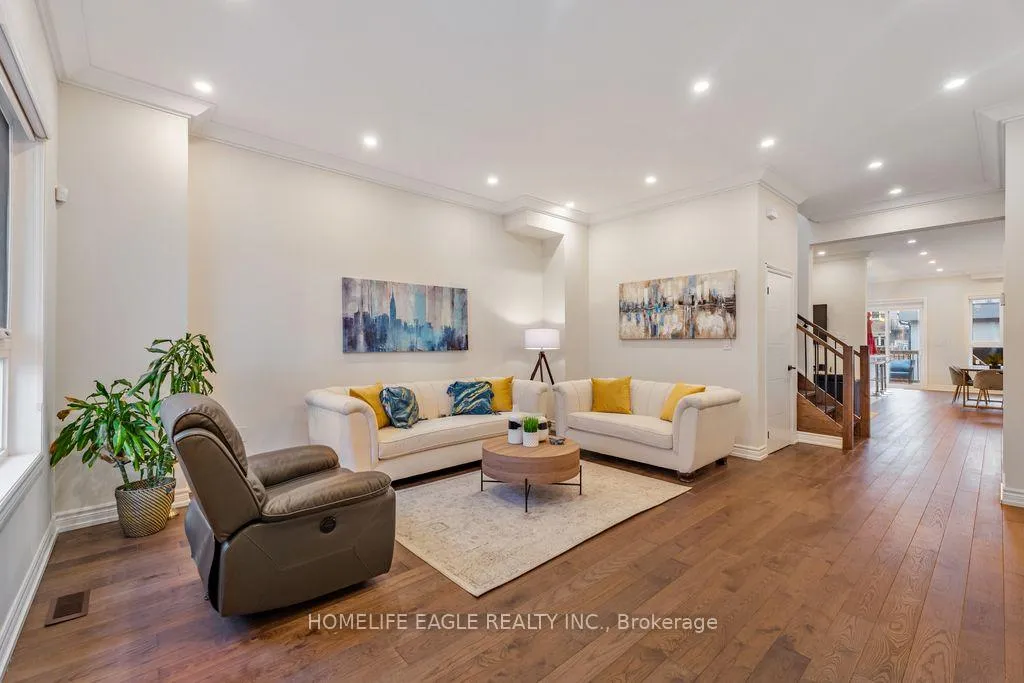 Photo 2 of 149 Mcintosh Street, Scarborough, Birchcliffe-Cliffside — HOMEH