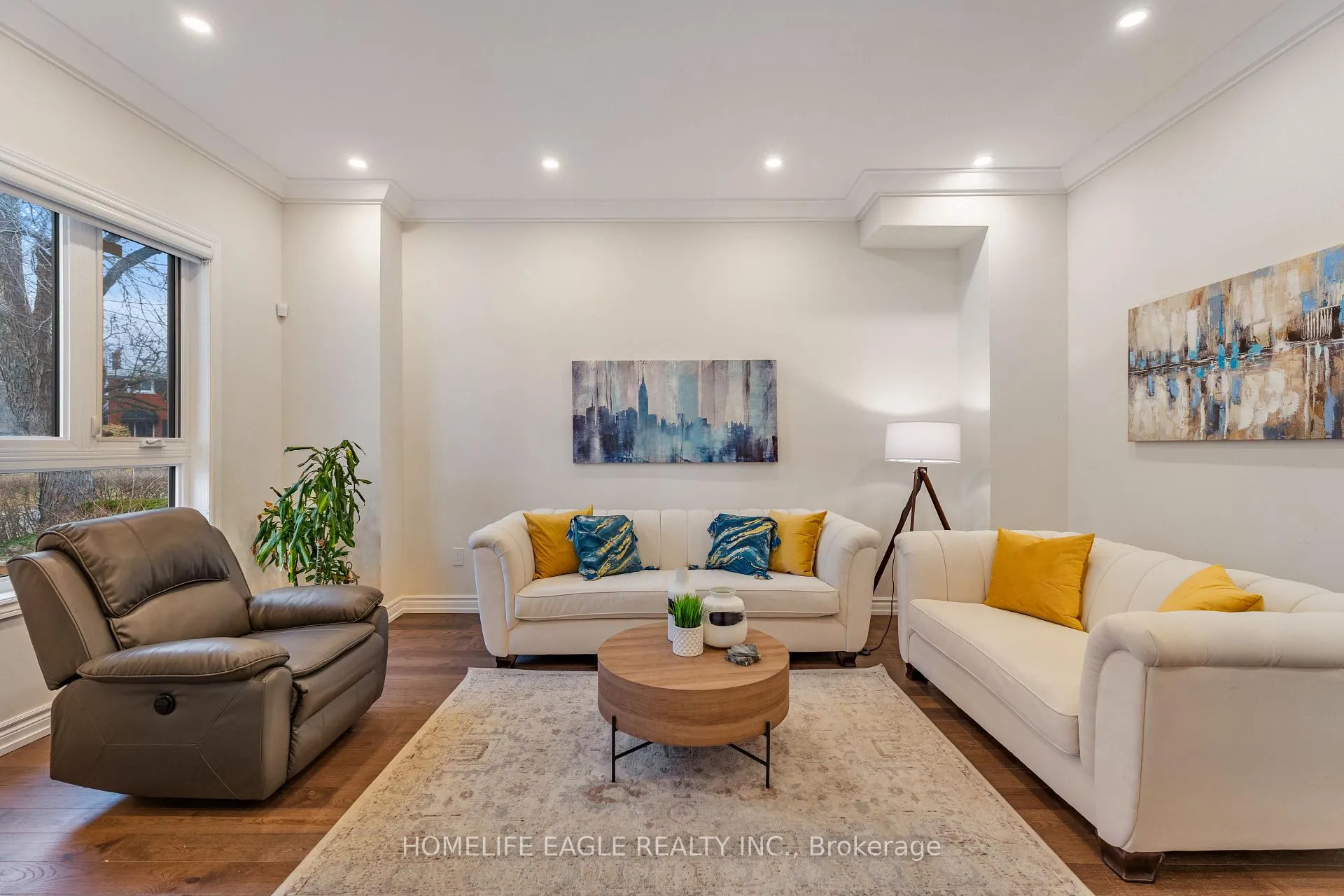 Photo 3 of 149 Mcintosh Street, Scarborough, Birchcliffe-Cliffside — HOMEH