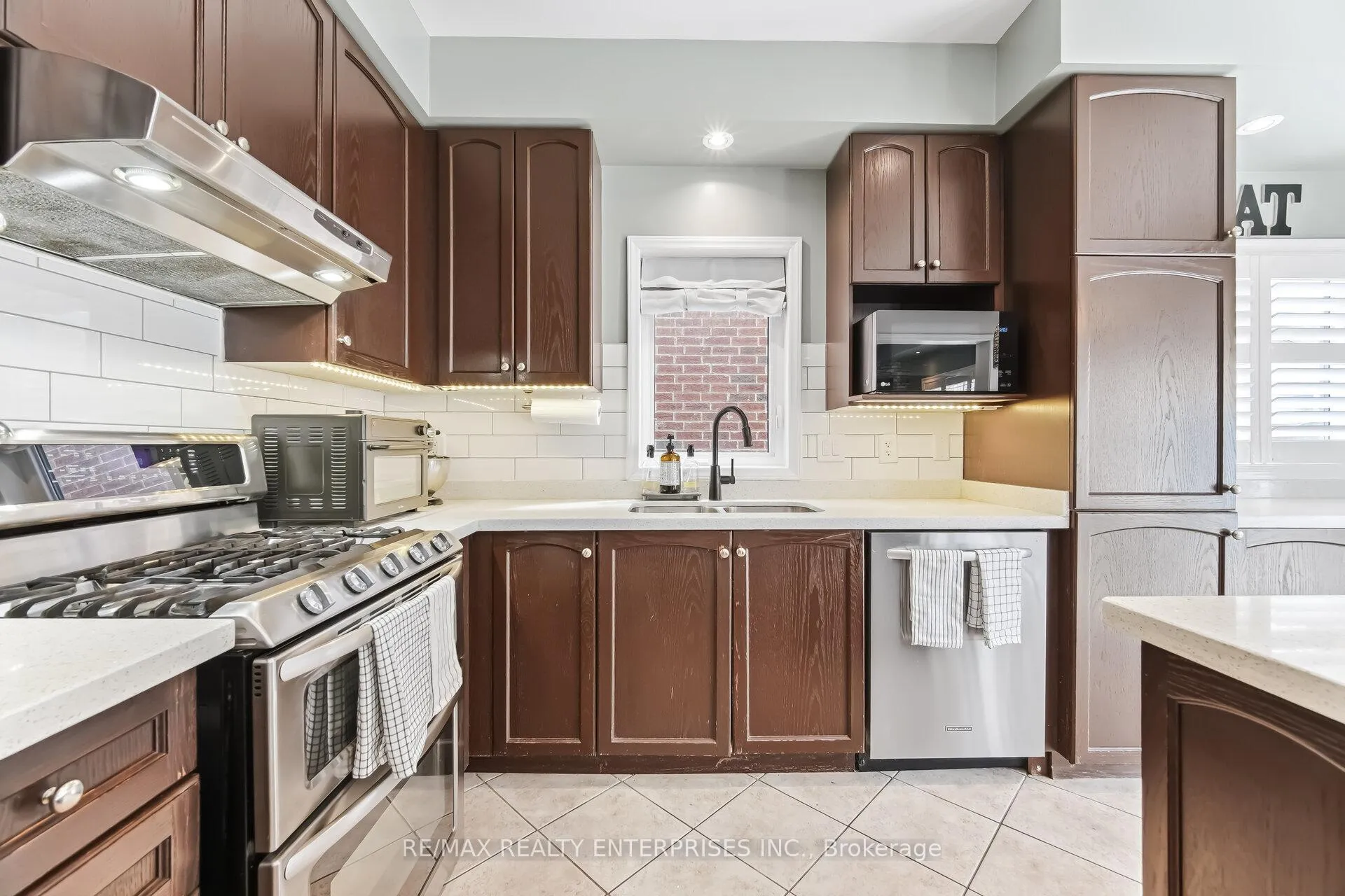 Photo 11 of 3356 Hiscott Avenue, Burlington, Alton — HOMEH