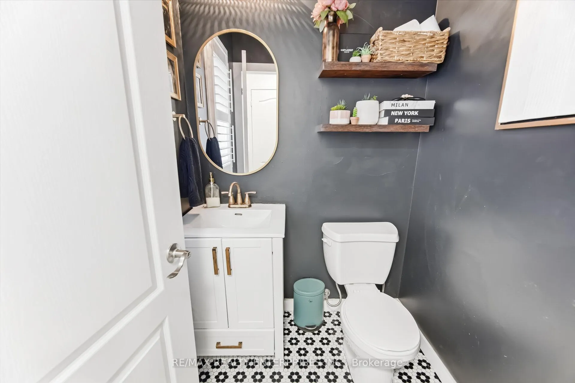 Photo 14 of 3356 Hiscott Avenue, Burlington, Alton — HOMEH