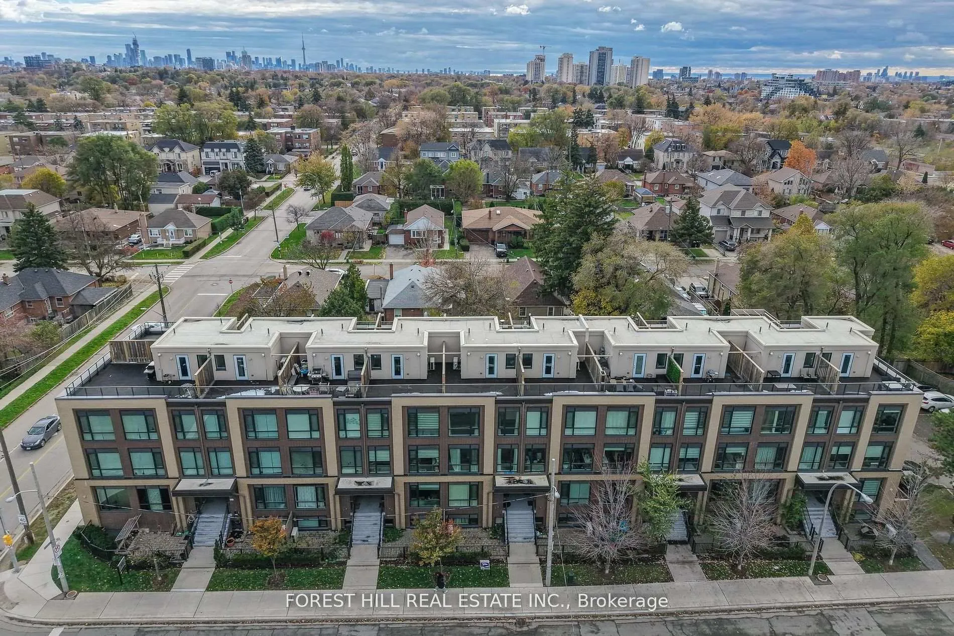 Front of Unit 318, 639 Lawrence Avenue W