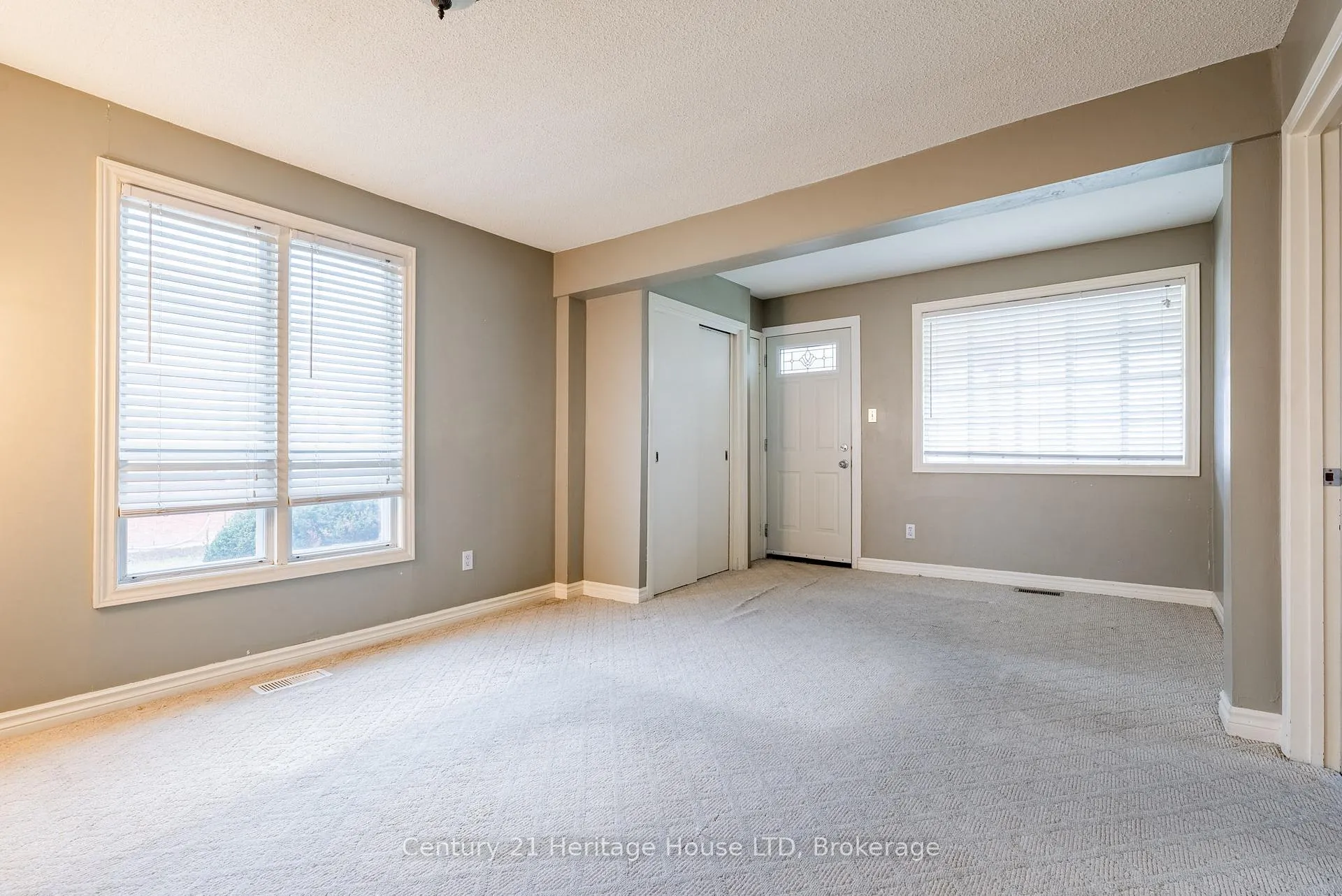 Photo 7 of 57 Leeper Street, St. Catharines, Western Hill — HOMEH