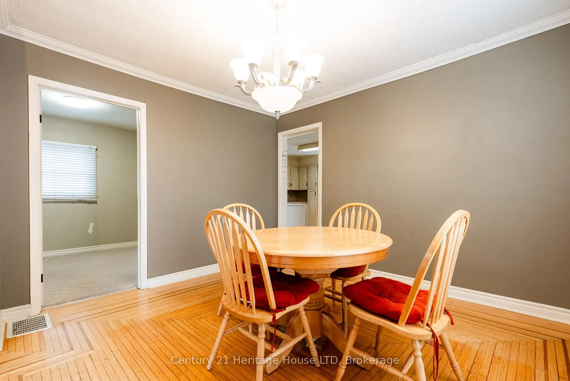Photo 8 of 57 Leeper Street, St. Catharines, Western Hill — HOMEH