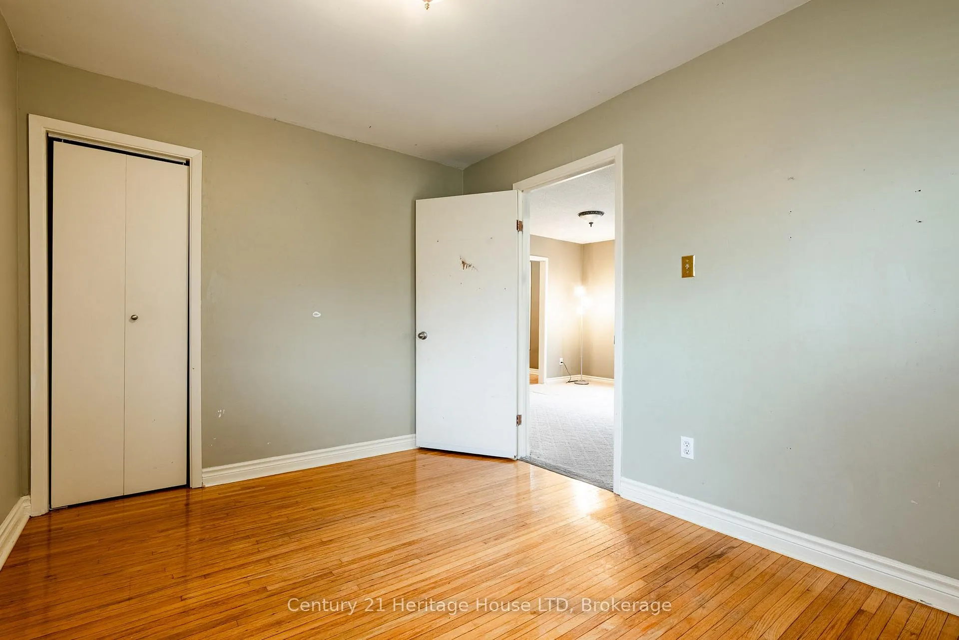 Photo 11 of 57 Leeper Street, St. Catharines, Western Hill — HOMEH