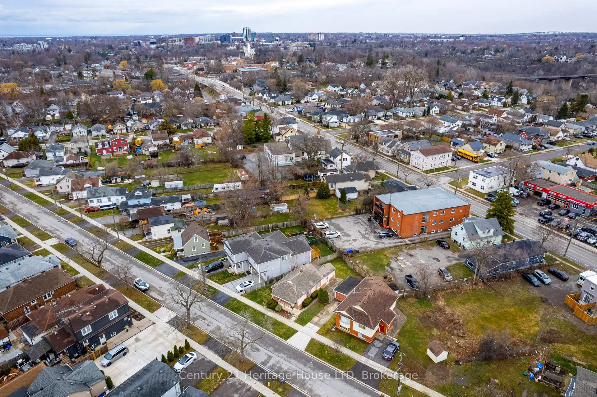 Photo 24 of 57 Leeper Street, St. Catharines, Western Hill — HOMEH