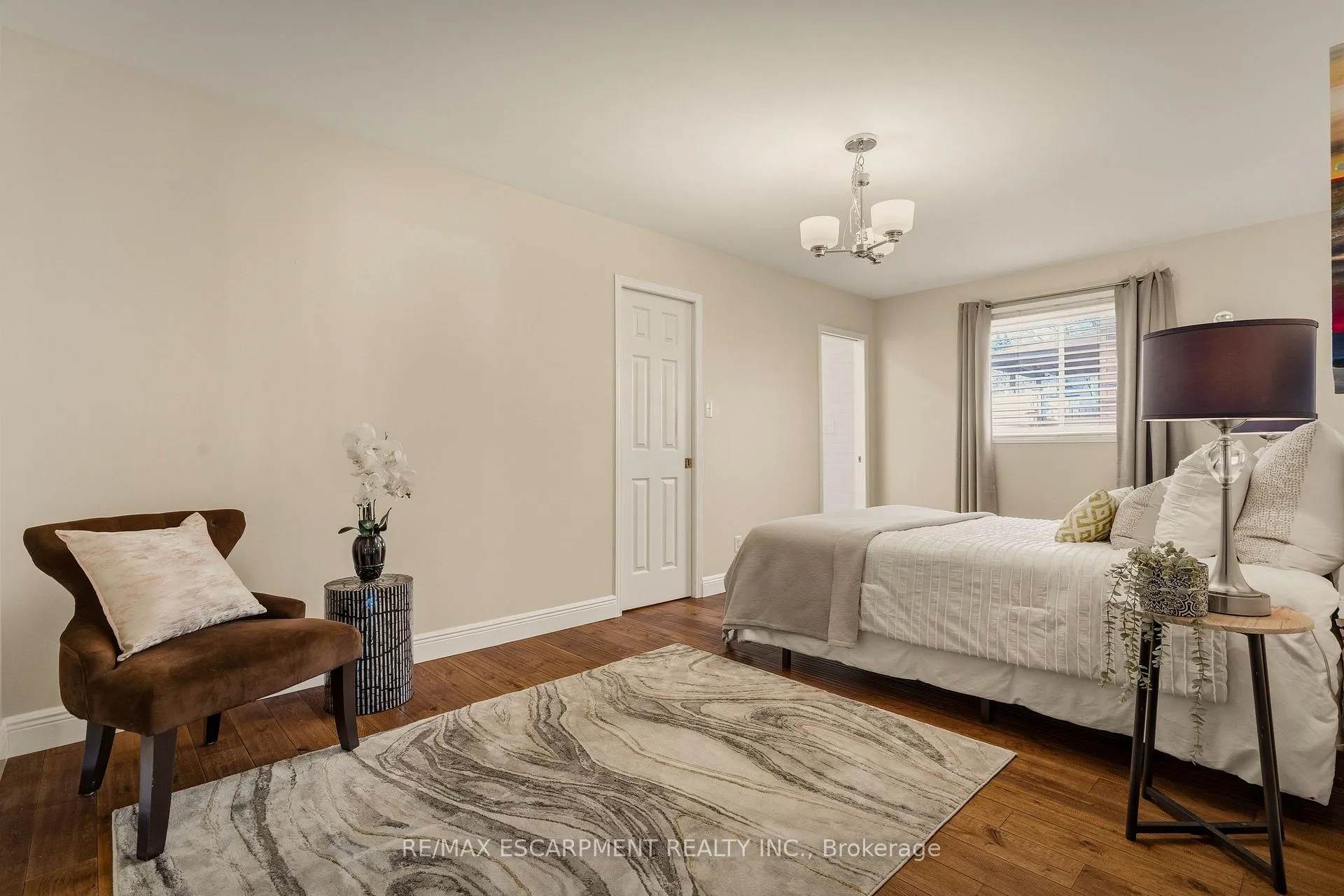 Photo 17 of 25 Linington Trail, Hamilton, Dundas — HOMEH