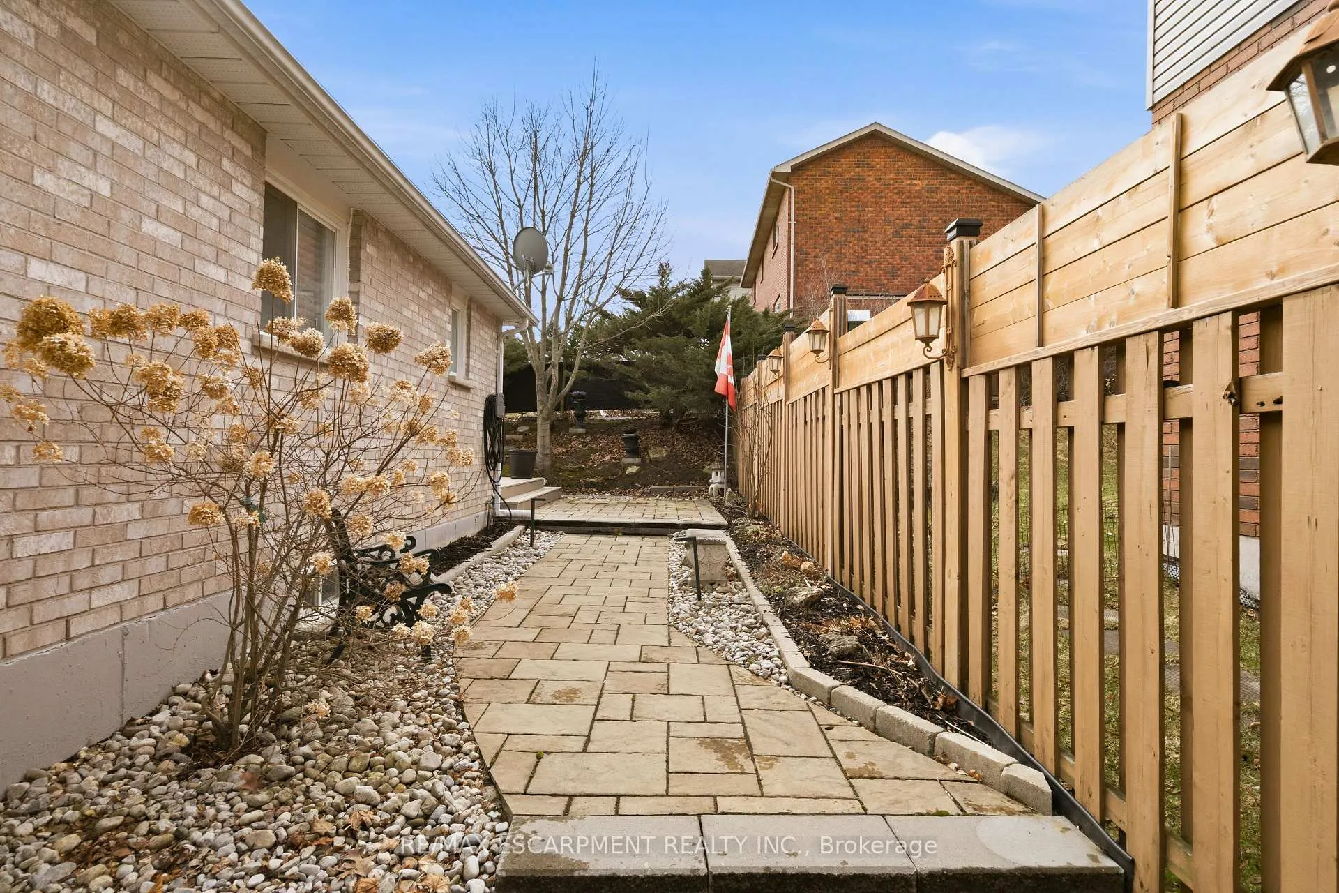 Photo 29 of 25 Linington Trail, Hamilton, Dundas — HOMEH