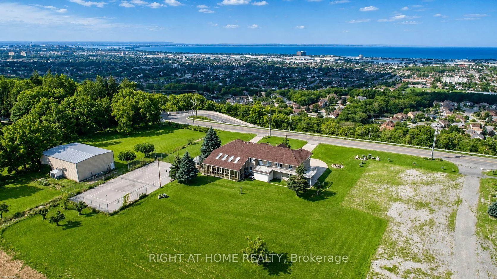 Photo 19 of 568 Ridge Road, Hamilton, Rural Stoney Creek — HOMEH