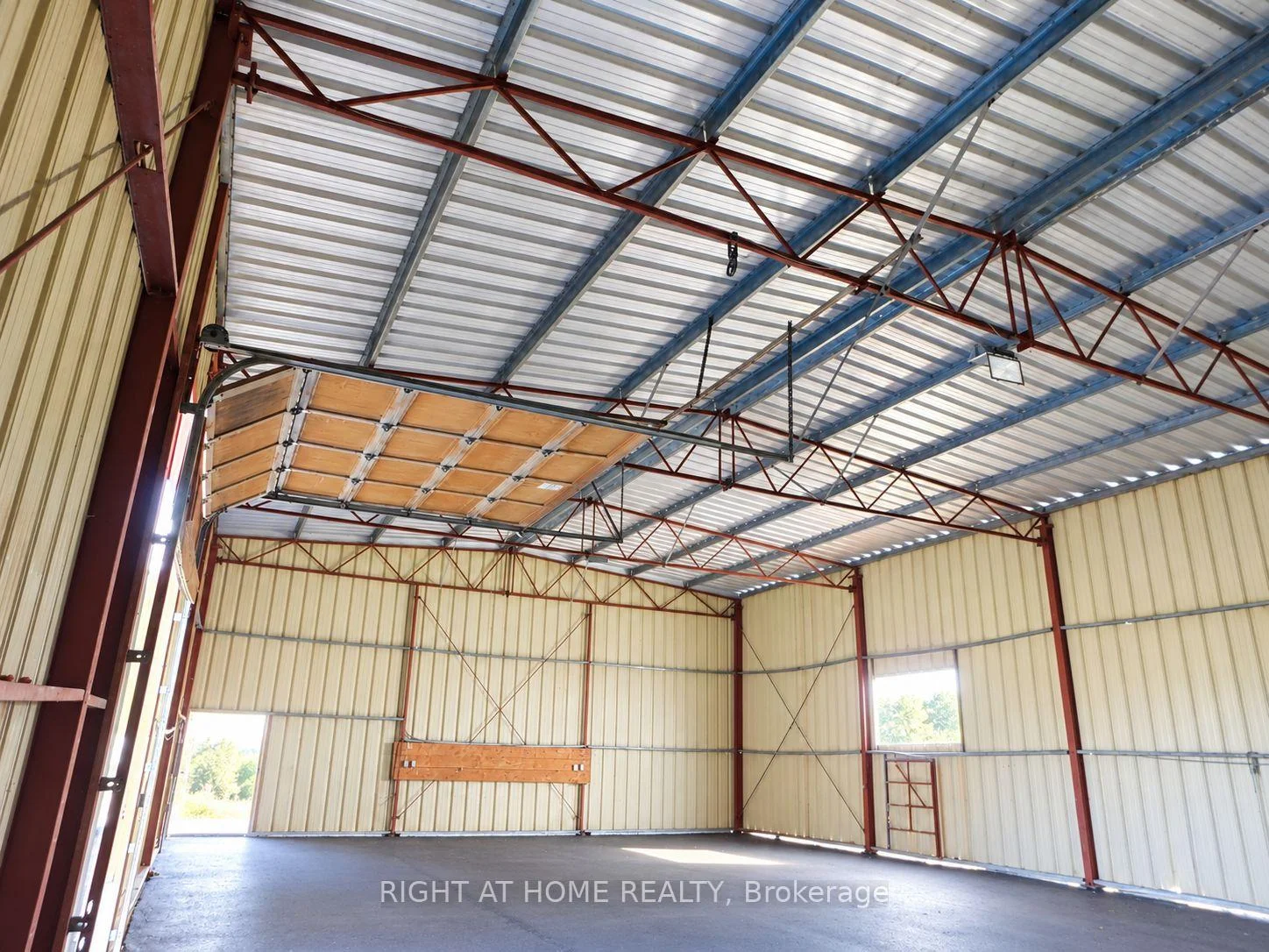 Photo 23 of 568 Ridge Road, Hamilton, Rural Stoney Creek — HOMEH