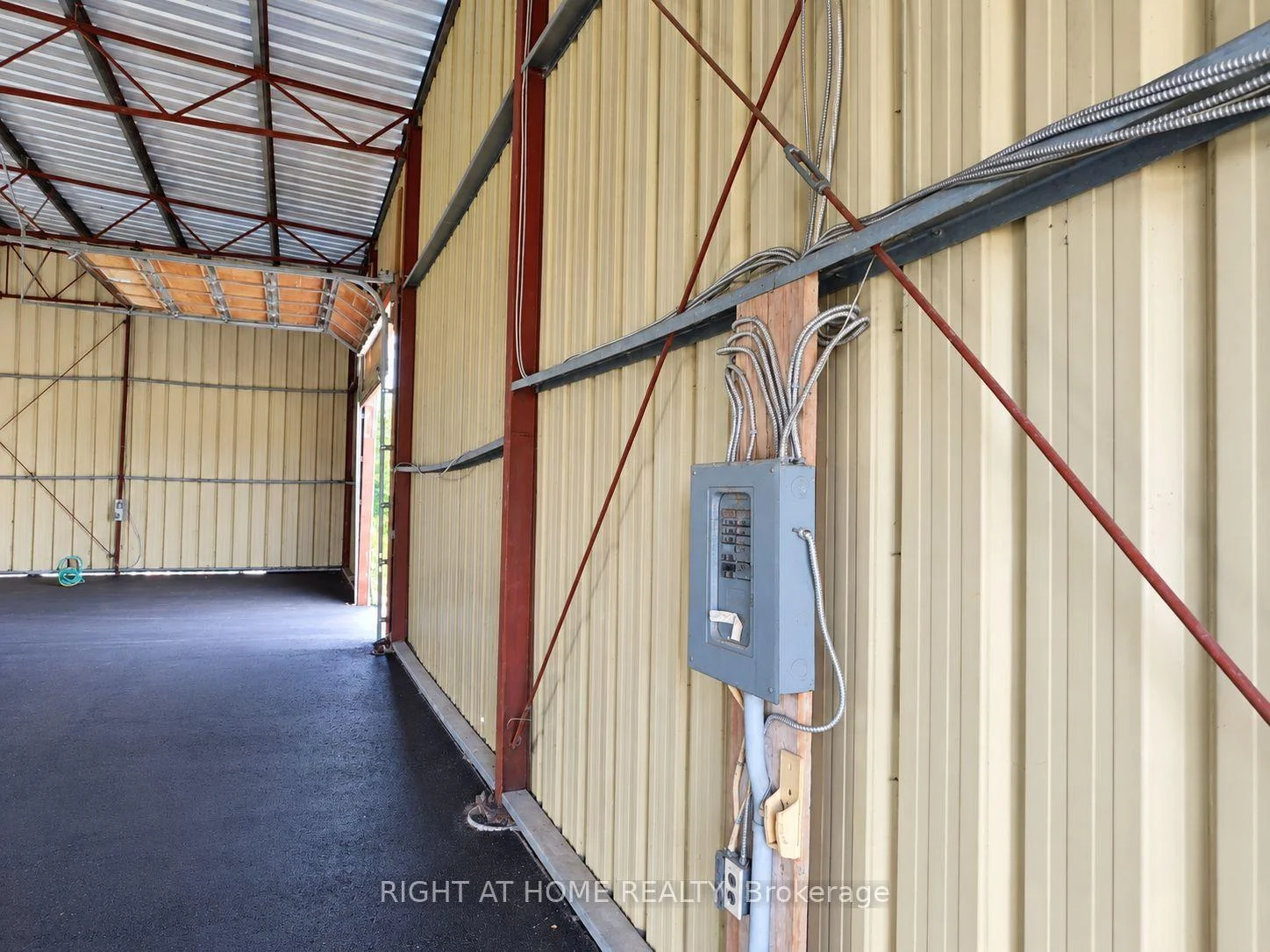 Photo 26 of 568 Ridge Road, Hamilton, Rural Stoney Creek — HOMEH