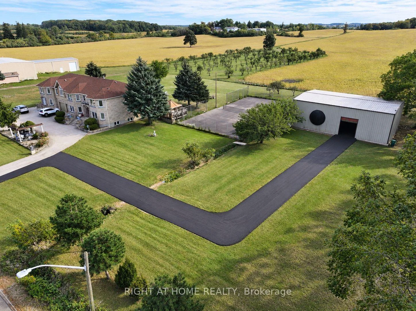 Photo 36 of 568 Ridge Road, Hamilton, Rural Stoney Creek — HOMEH