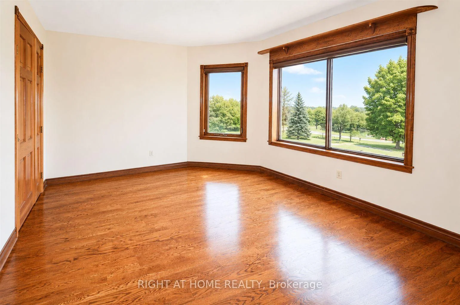 Photo 40 of 568 Ridge Road, Hamilton, Rural Stoney Creek — HOMEH
