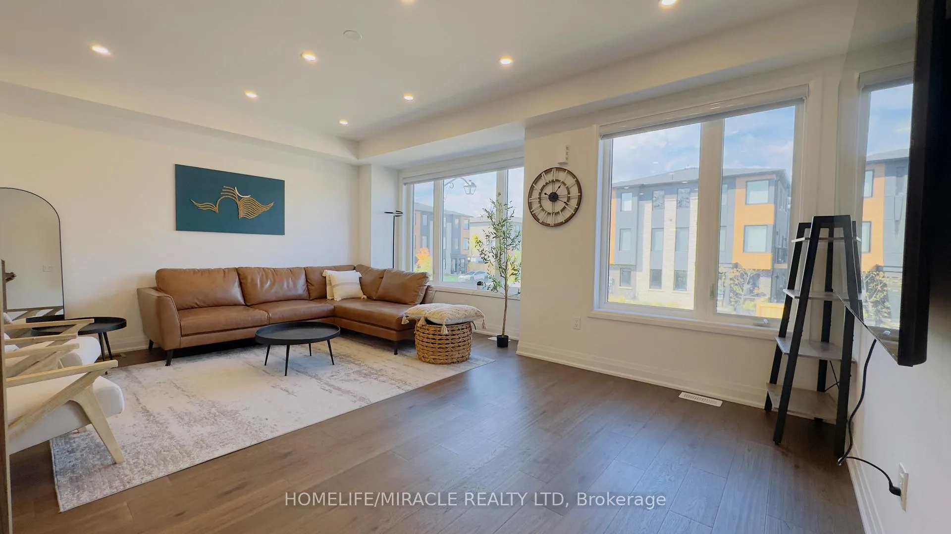 Photo 8 of 9 Briar Court, Halton Hills, Georgetown — HOMEH