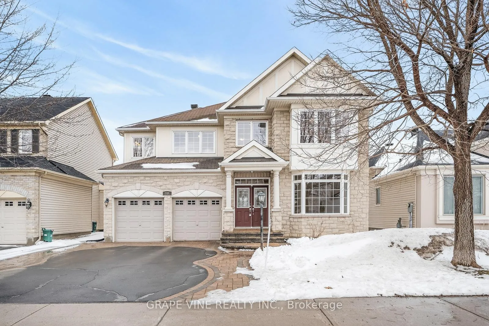 Front of 788 Kilbirnie Drive