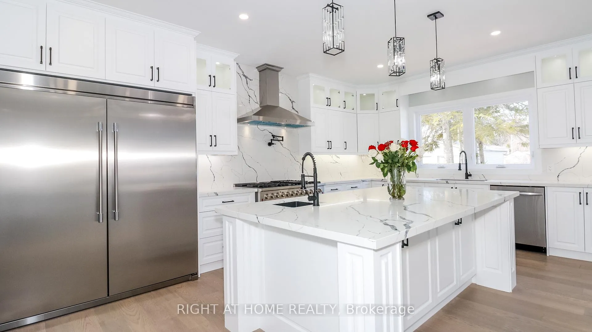 Photo 3 of 1012 Ferrier Avenue, Innisfil, Lefroy — HOMEH