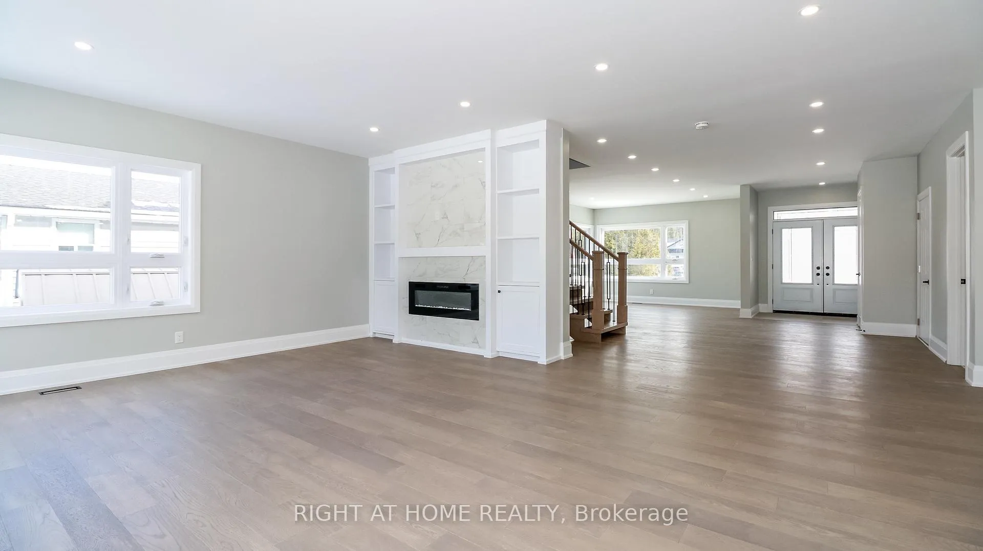 Photo 5 of 1012 Ferrier Avenue, Innisfil, Lefroy — HOMEH