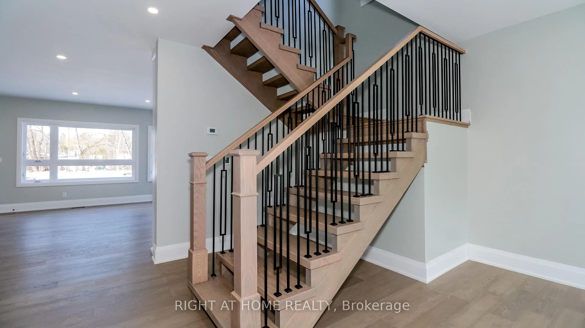 Photo 8 of 1012 Ferrier Avenue, Innisfil, Lefroy — HOMEH