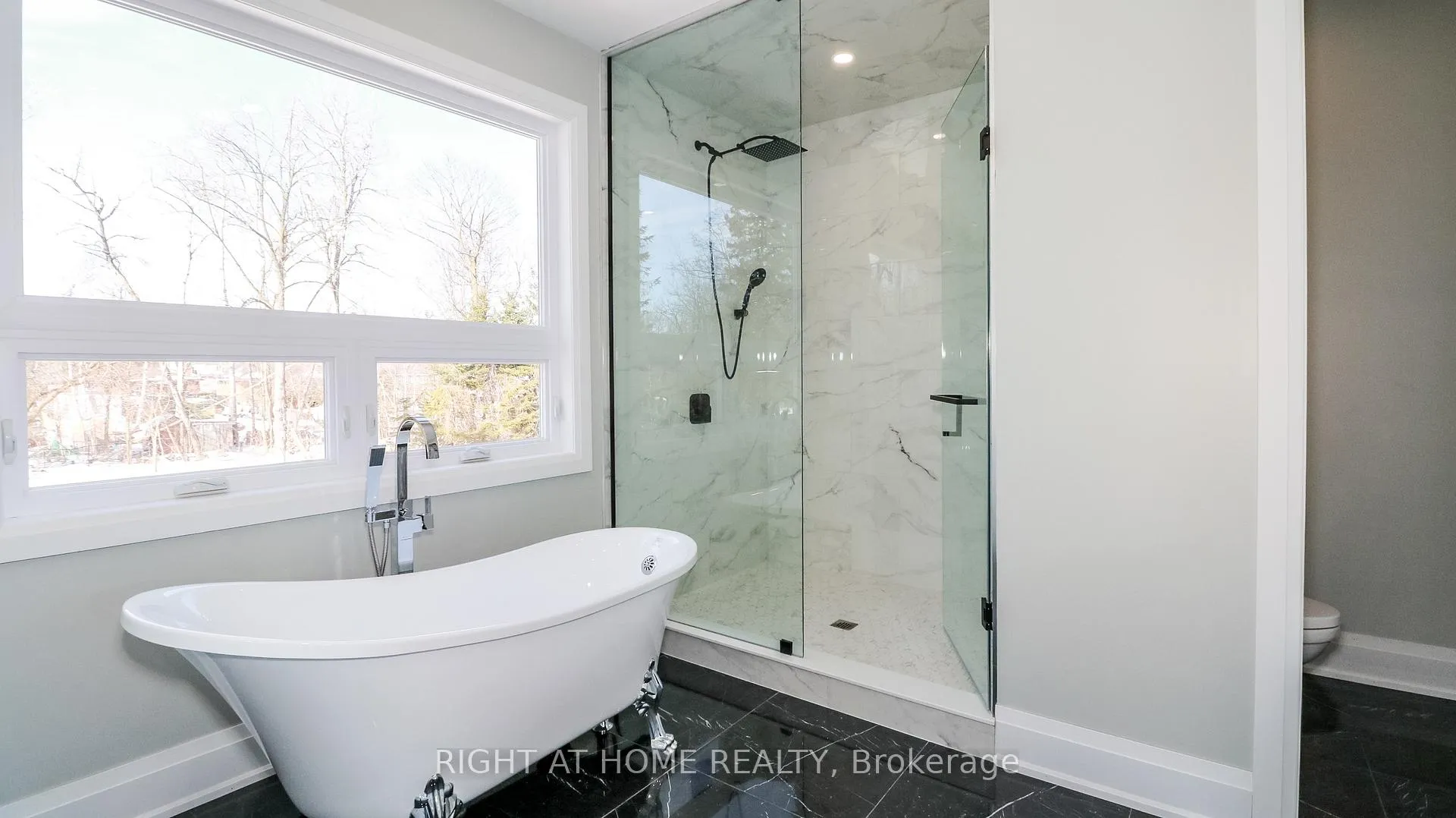Photo 12 of 1012 Ferrier Avenue, Innisfil, Lefroy — HOMEH