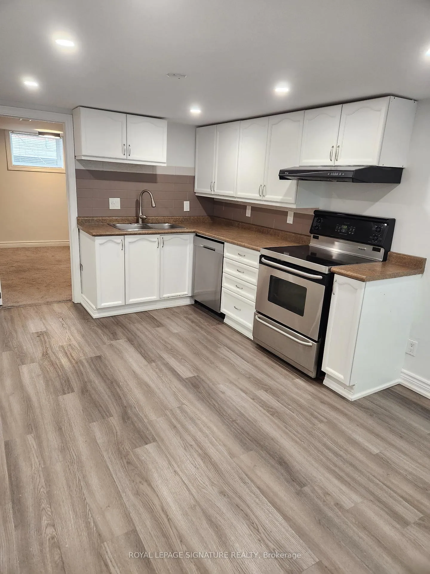 Photo 2 of 43 Mcintyre Crescent, Halton Hills, Georgetown — HOMEH
