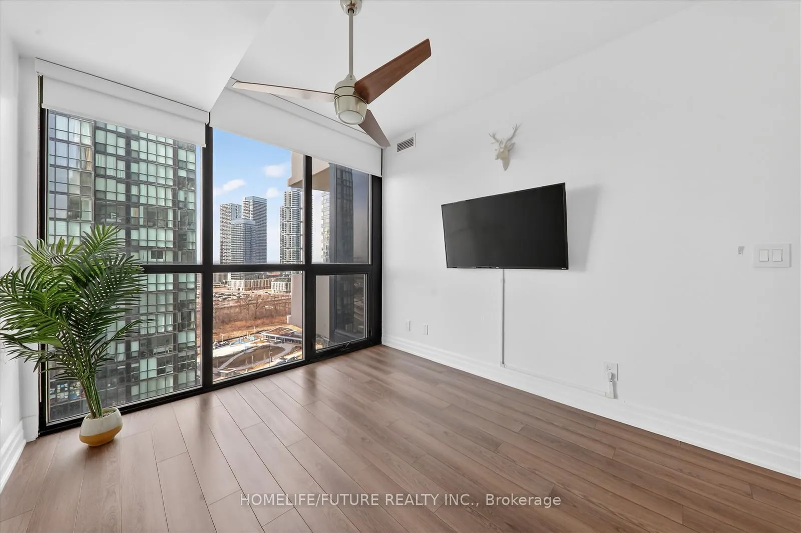 Photo 32 of Unit 1505, 2900 Highway 7, Vaughan, Concord — HOMEH